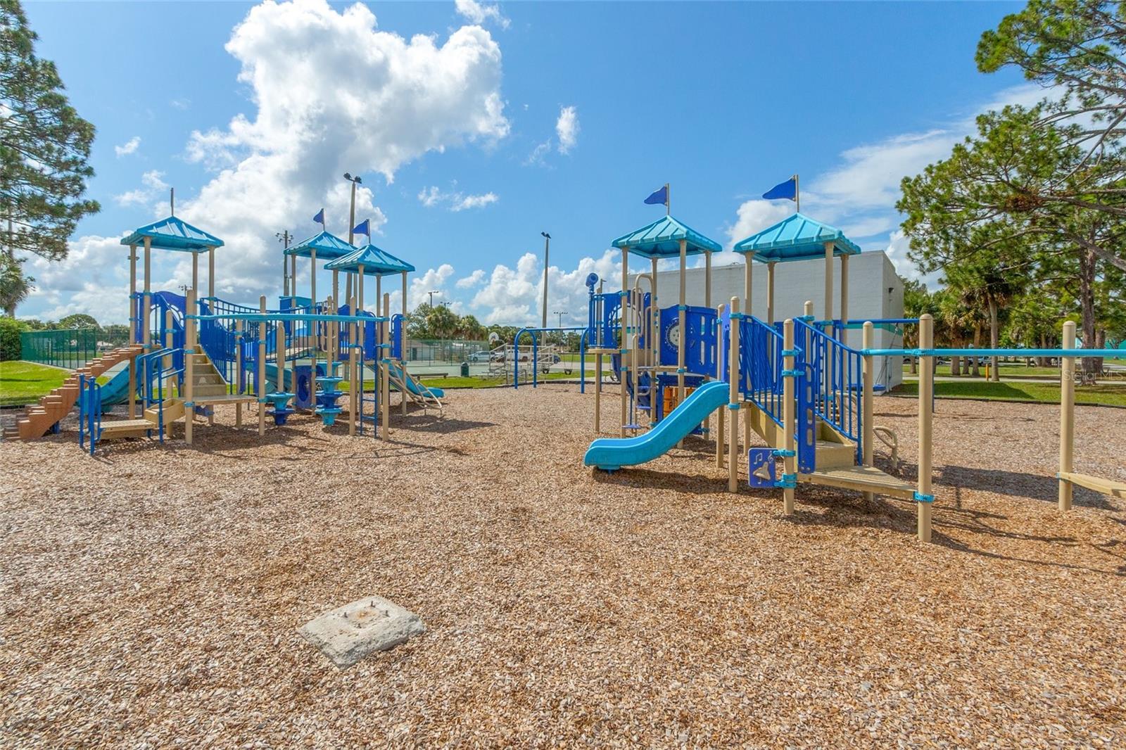 Image 49 of 50 For 4821 Falcon Boulevard