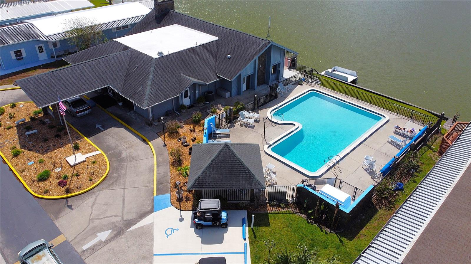 Image 16 of 18 For 3906 Chinaberry Place