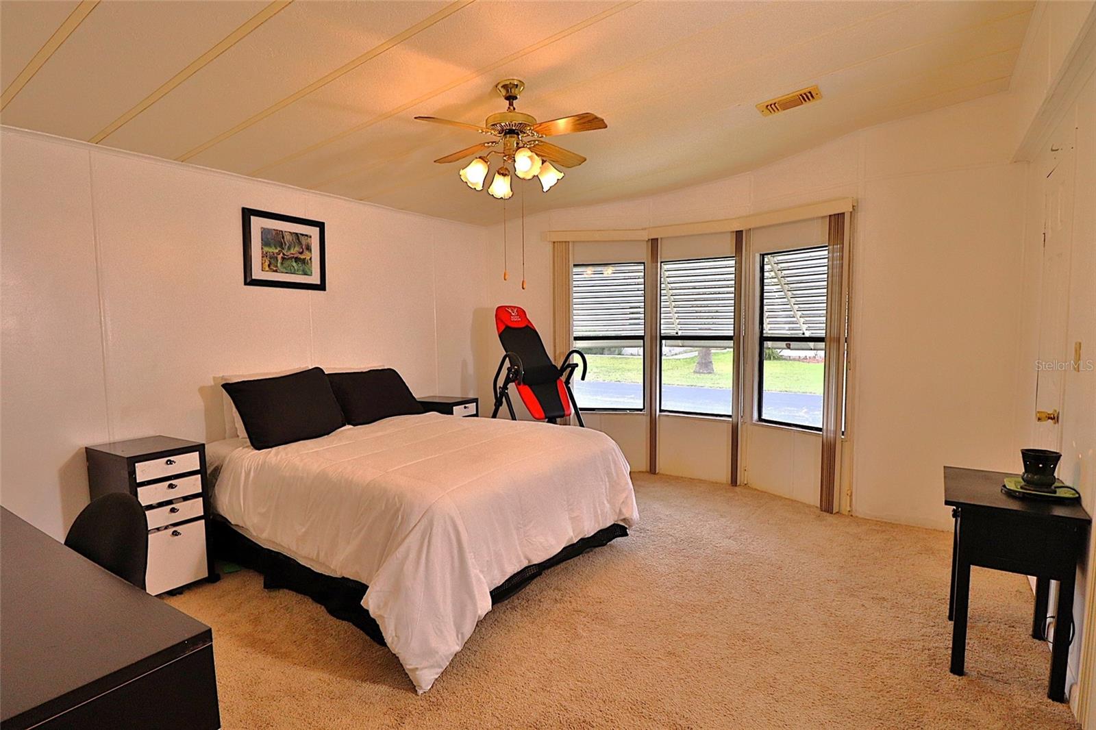 Image 7 of 18 For 3906 Chinaberry Place