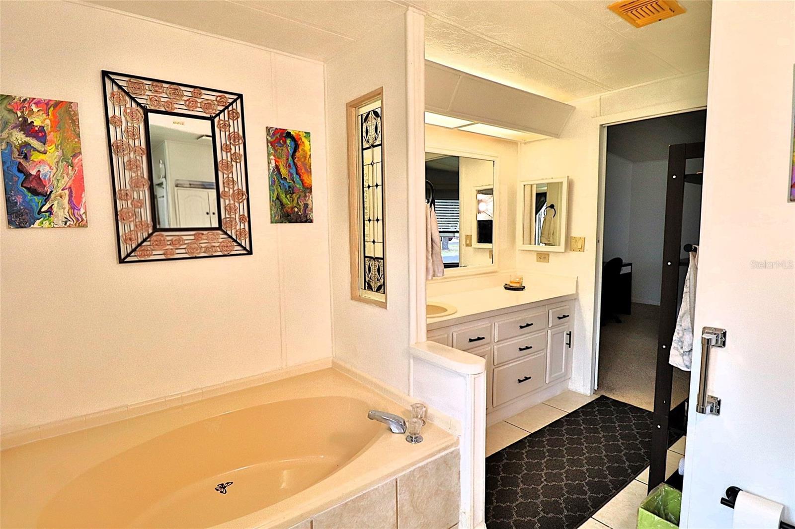 Image 8 of 18 For 3906 Chinaberry Place