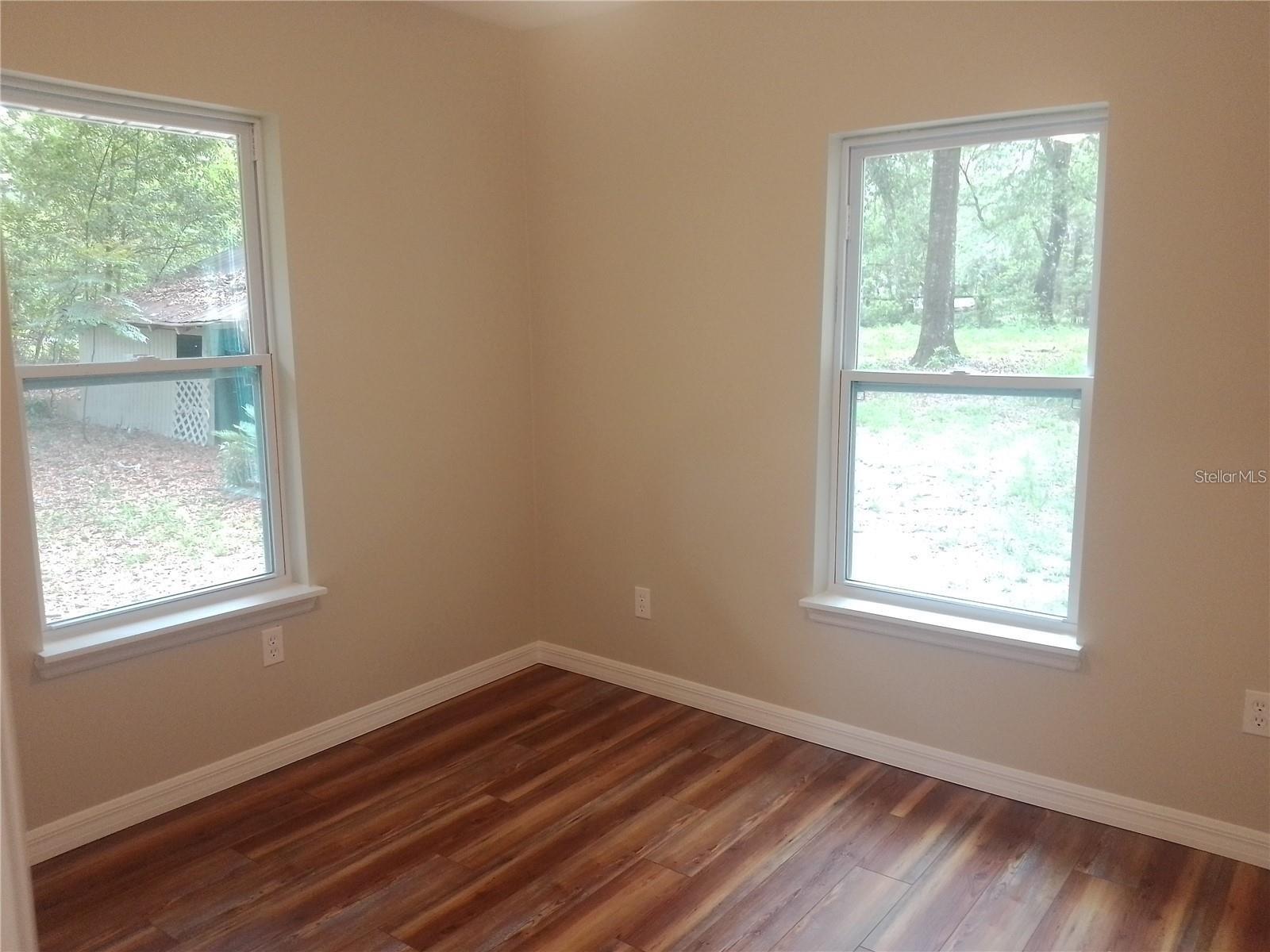 Image 10 of 21 For 19040 Ravenswood Road