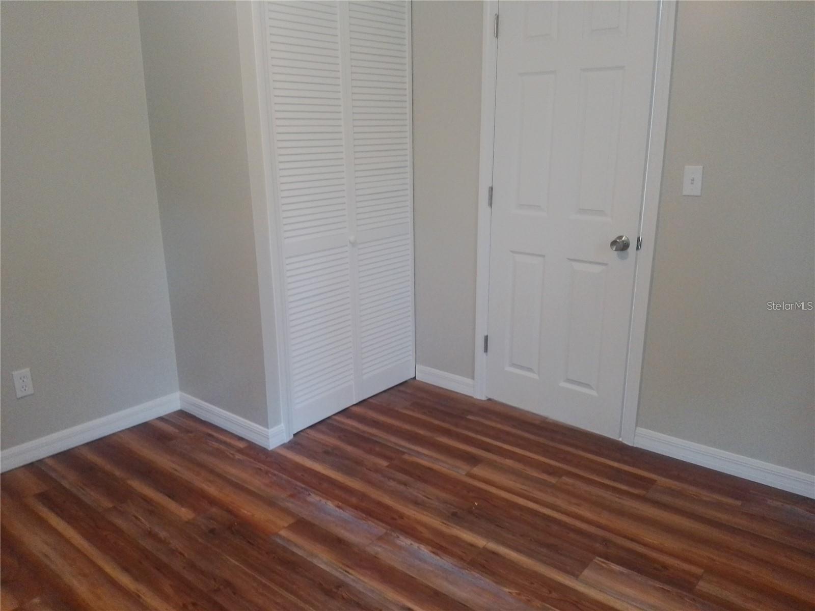 Image 12 of 21 For 19040 Ravenswood Road