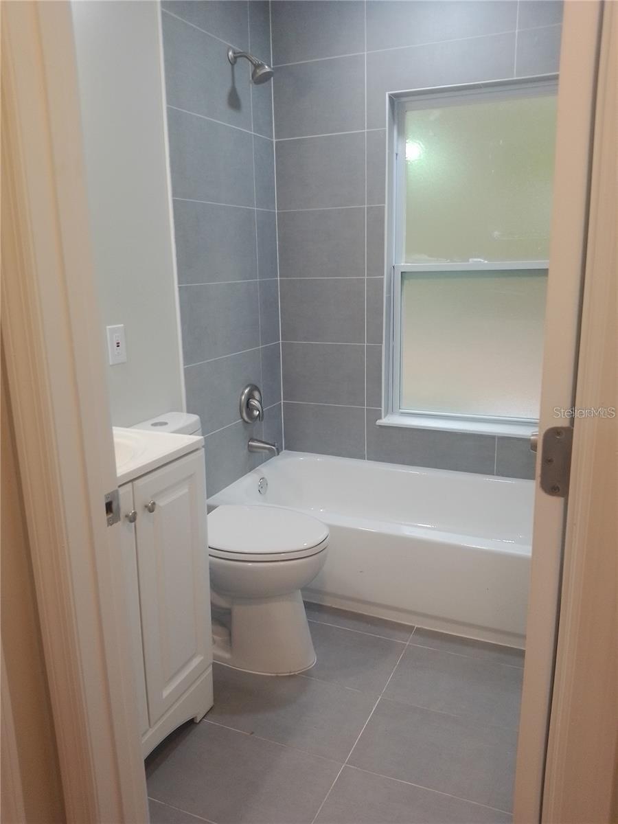 Image 13 of 21 For 19040 Ravenswood Road