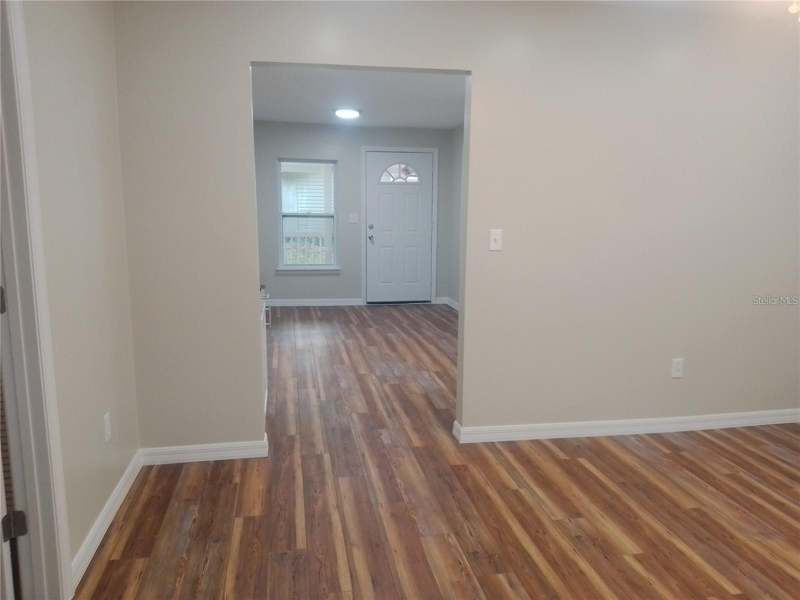 Image 3 of 21 For 19040 Ravenswood Road