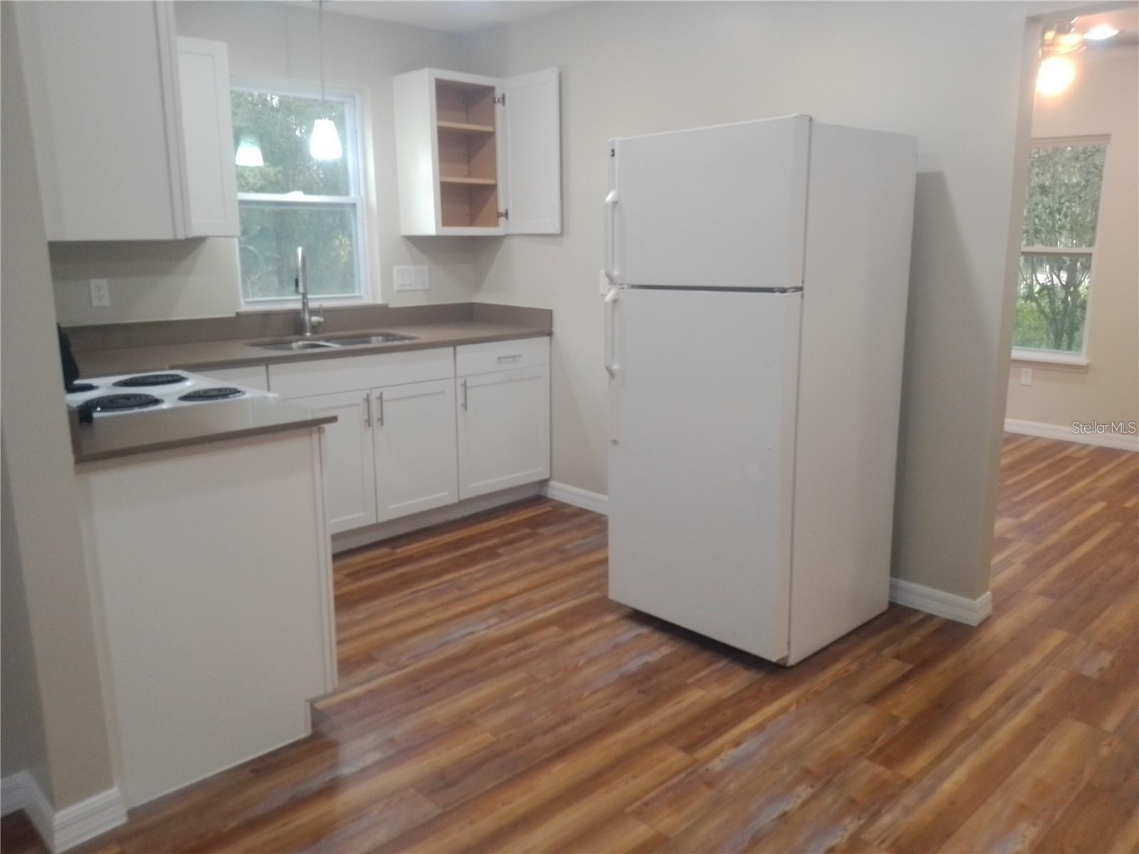 Image 4 of 21 For 19040 Ravenswood Road