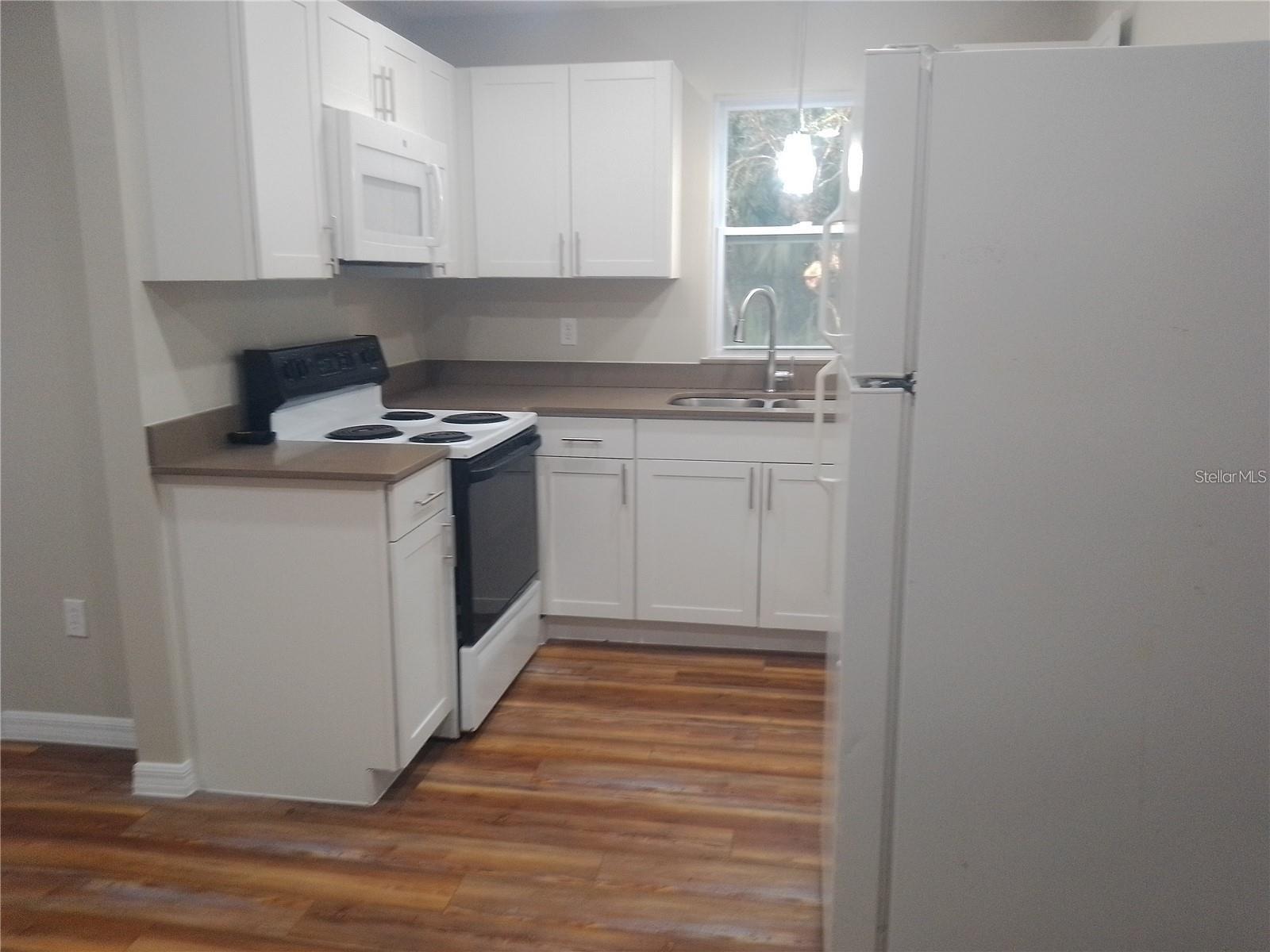 Image 5 of 21 For 19040 Ravenswood Road