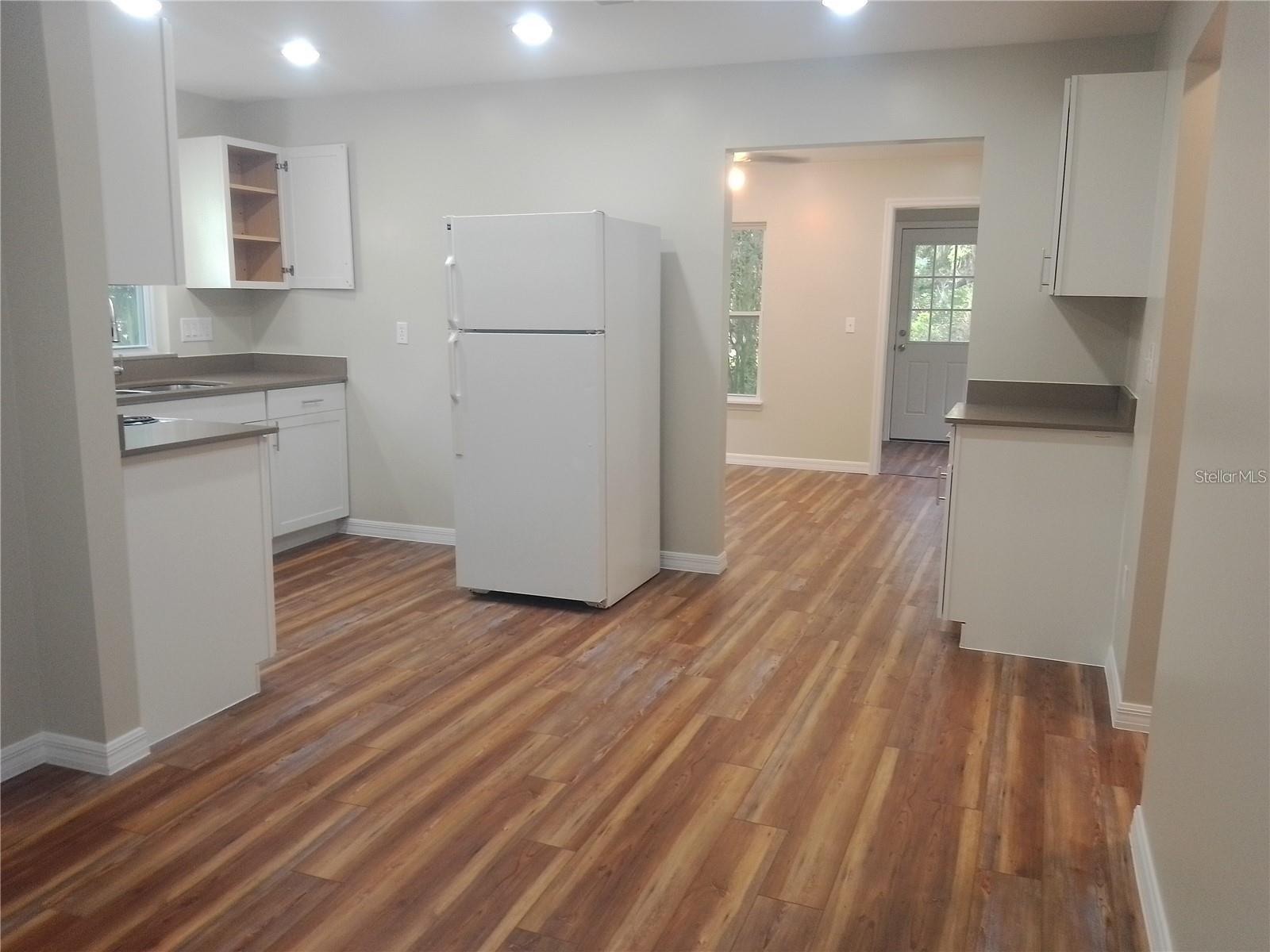 Image 6 of 21 For 19040 Ravenswood Road