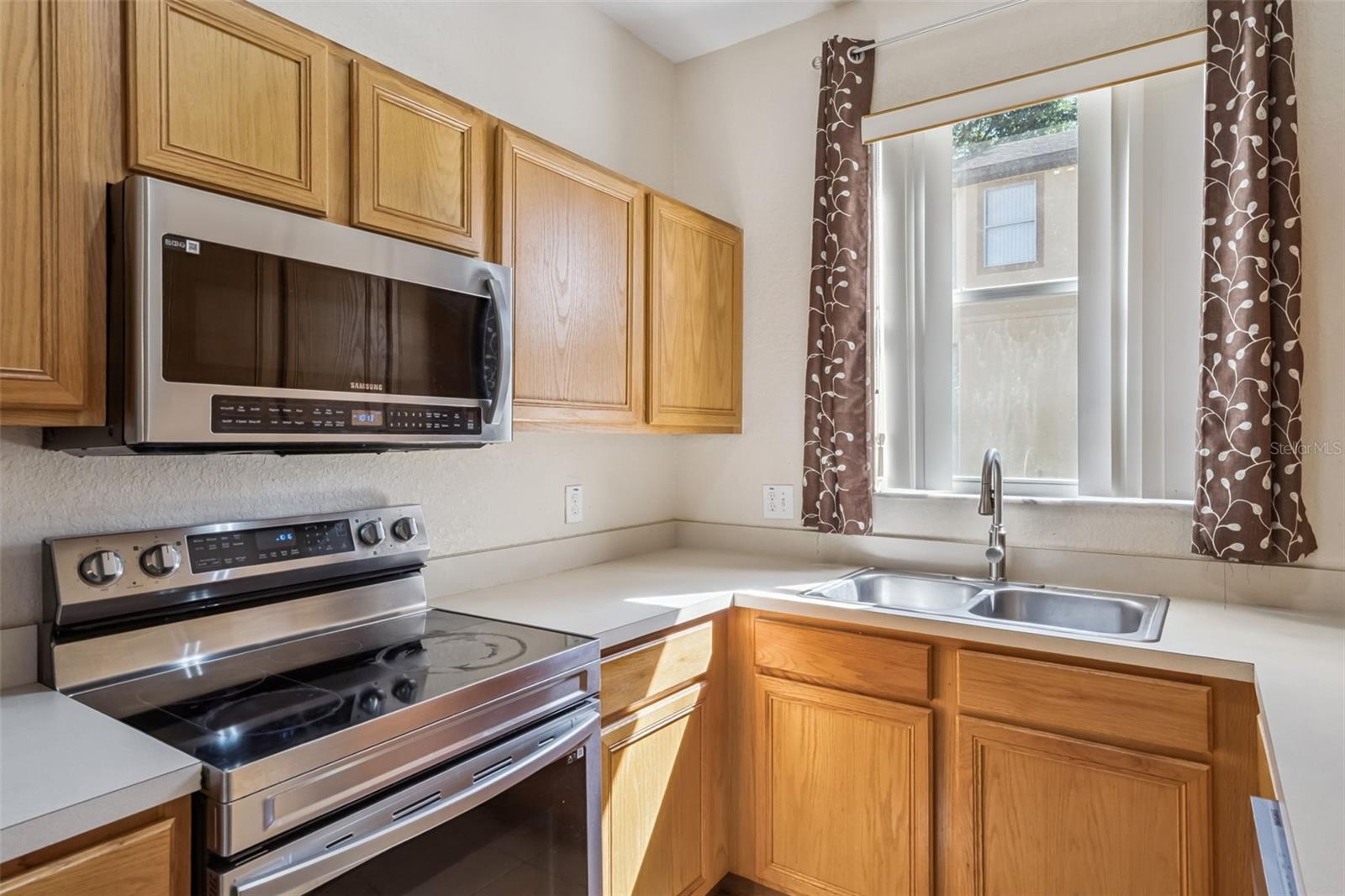 Image 6 of 20 For 114 Bergamo Drive