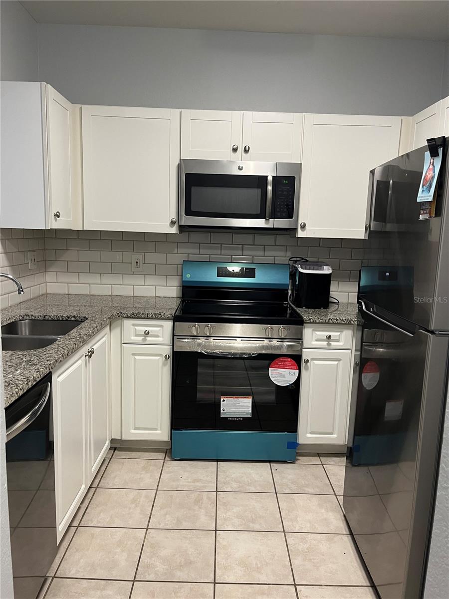 Image 7 of 20 For 2572 Robert Trent Jones Drive 1220