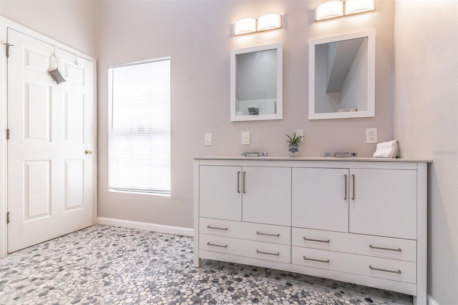 Image 25 of 42 For 11145 Cypress Leaf Drive