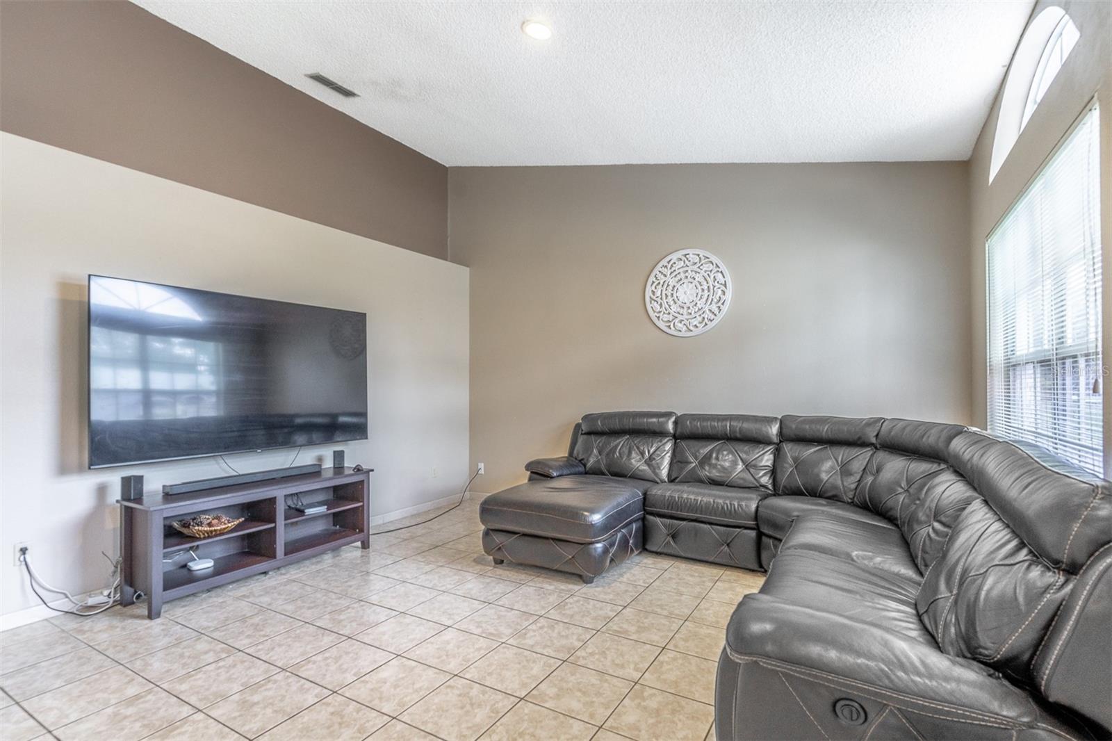 Image 5 of 42 For 11145 Cypress Leaf Drive