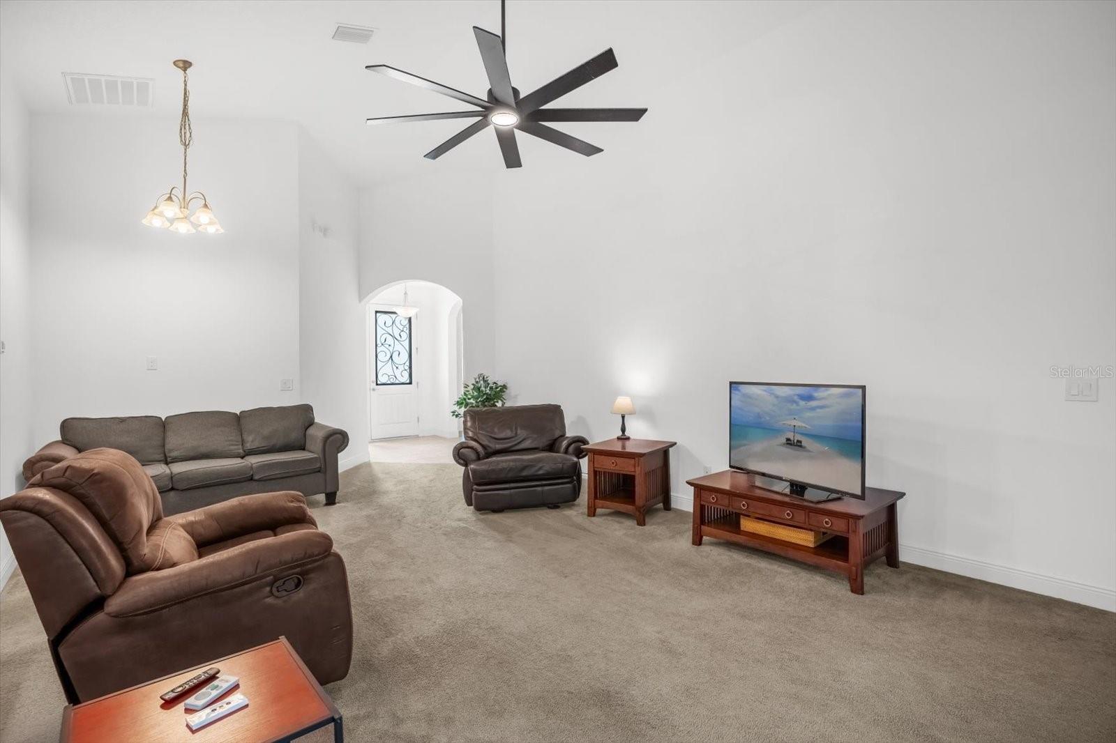 Image 5 of 28 For 699 Dixie Drive