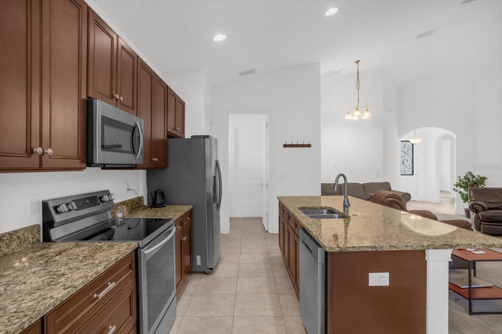 Image 9 of 28 For 699 Dixie Drive