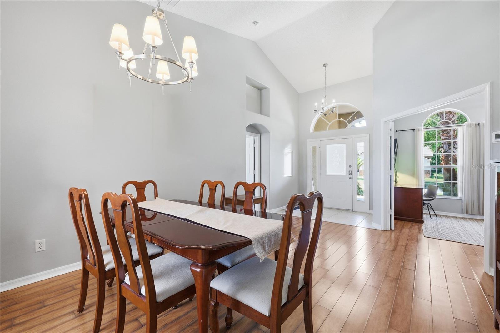 Image 11 of 51 For 3016 Samosa Hill Circle