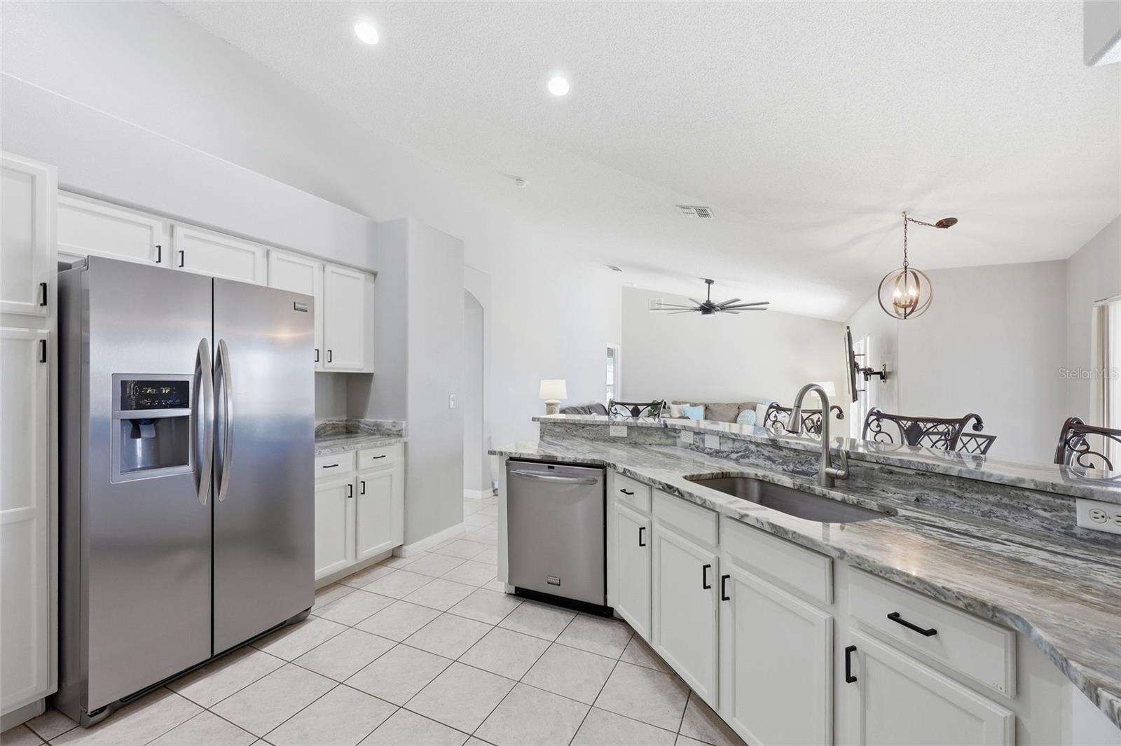 Image 17 of 51 For 3016 Samosa Hill Circle