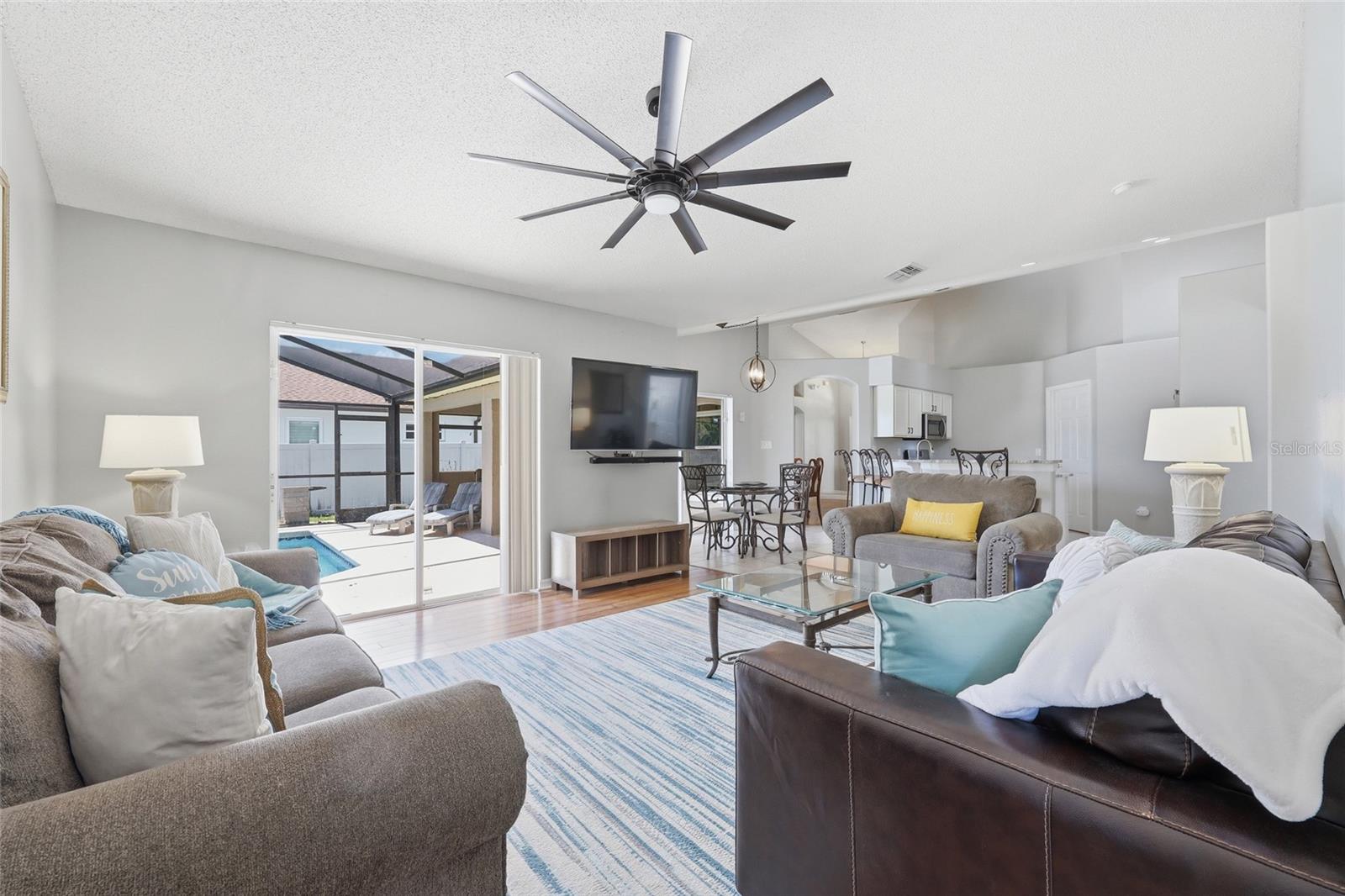 Image 20 of 51 For 3016 Samosa Hill Circle