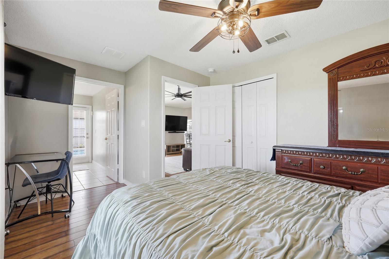 Image 22 of 51 For 3016 Samosa Hill Circle