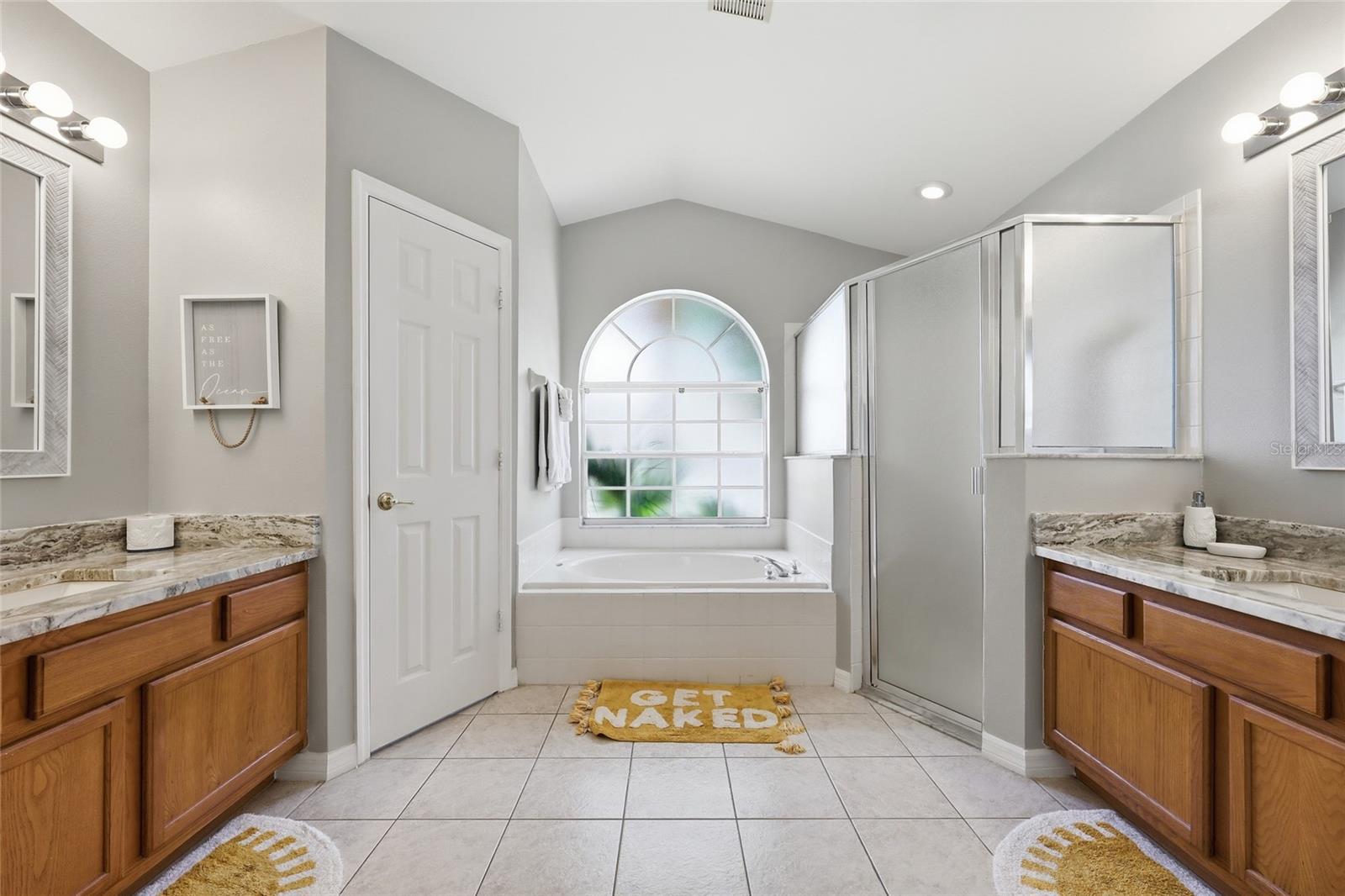 Image 30 of 51 For 3016 Samosa Hill Circle