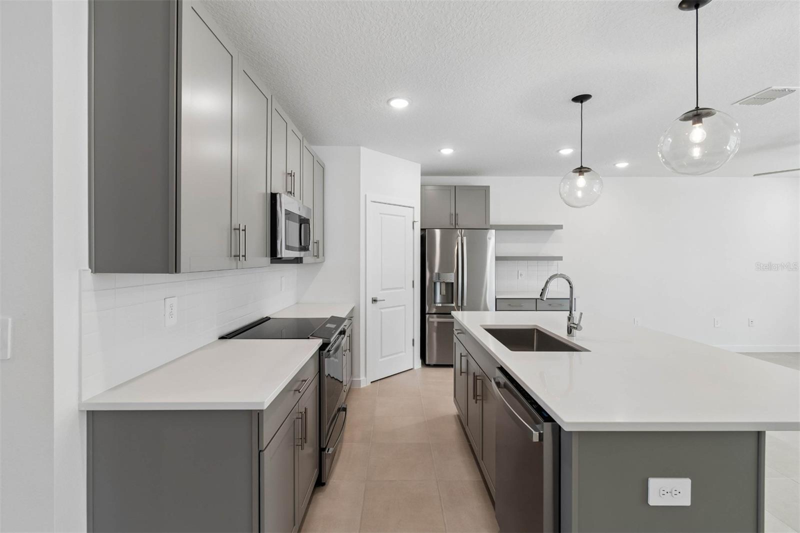 Image 20 of 30 For 3126 Rein Avenue 32