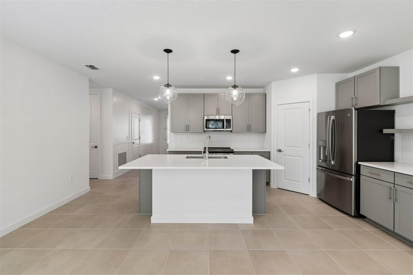 Image 21 of 30 For 3126 Rein Avenue 32