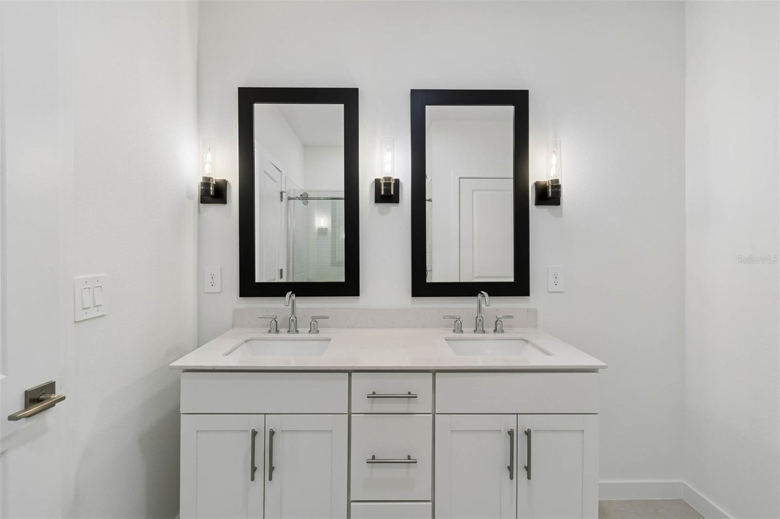 Image 24 of 30 For 3126 Rein Avenue 32