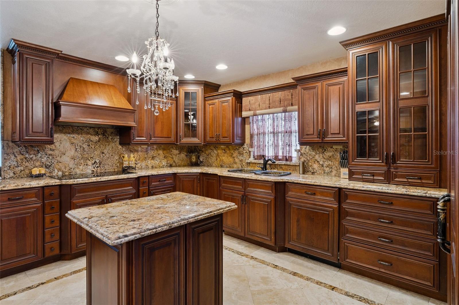 Listing photo id 8 for 1714 Cheryl Lane