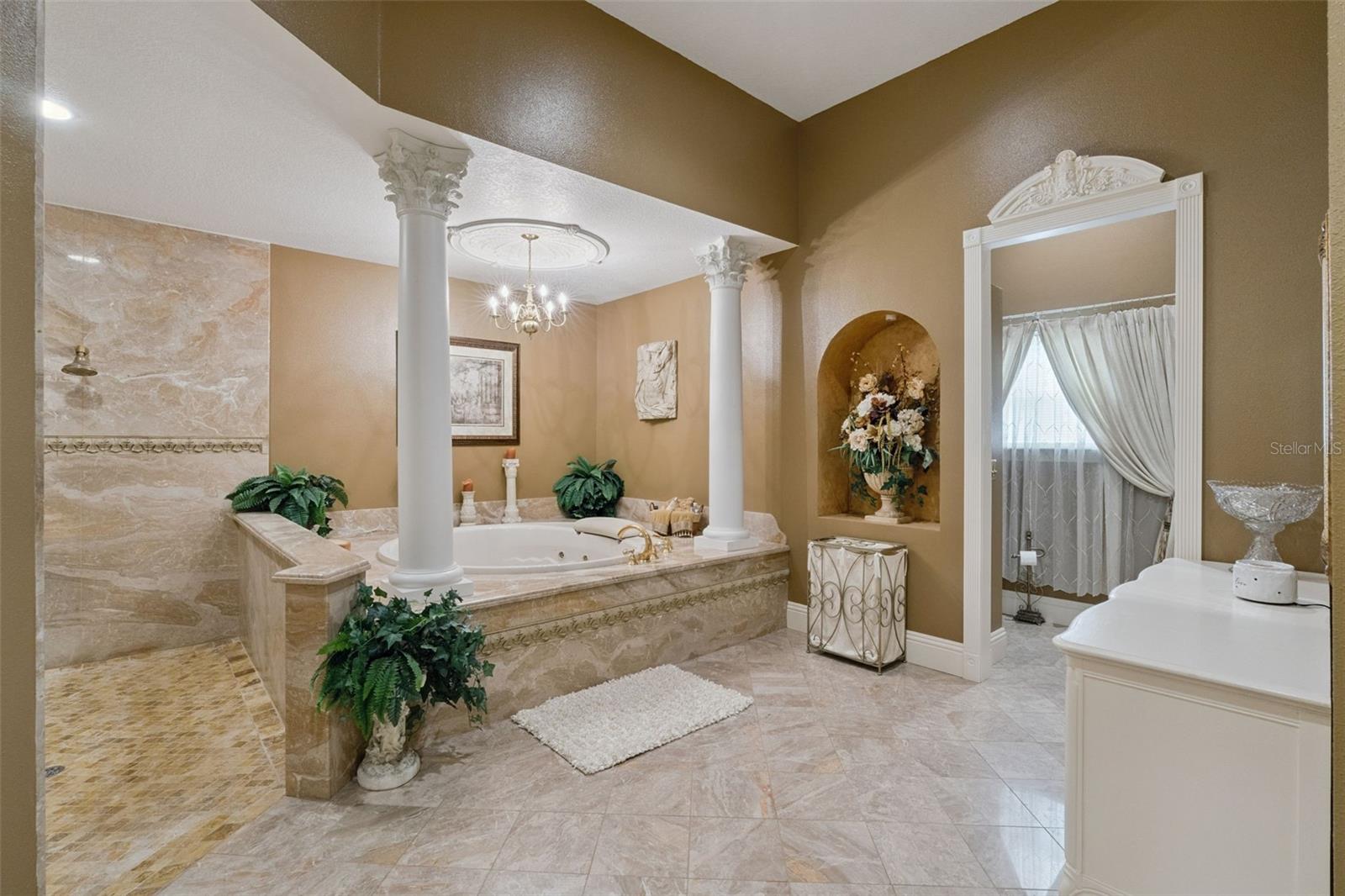 Listing photo id 14 for 1714 Cheryl Lane