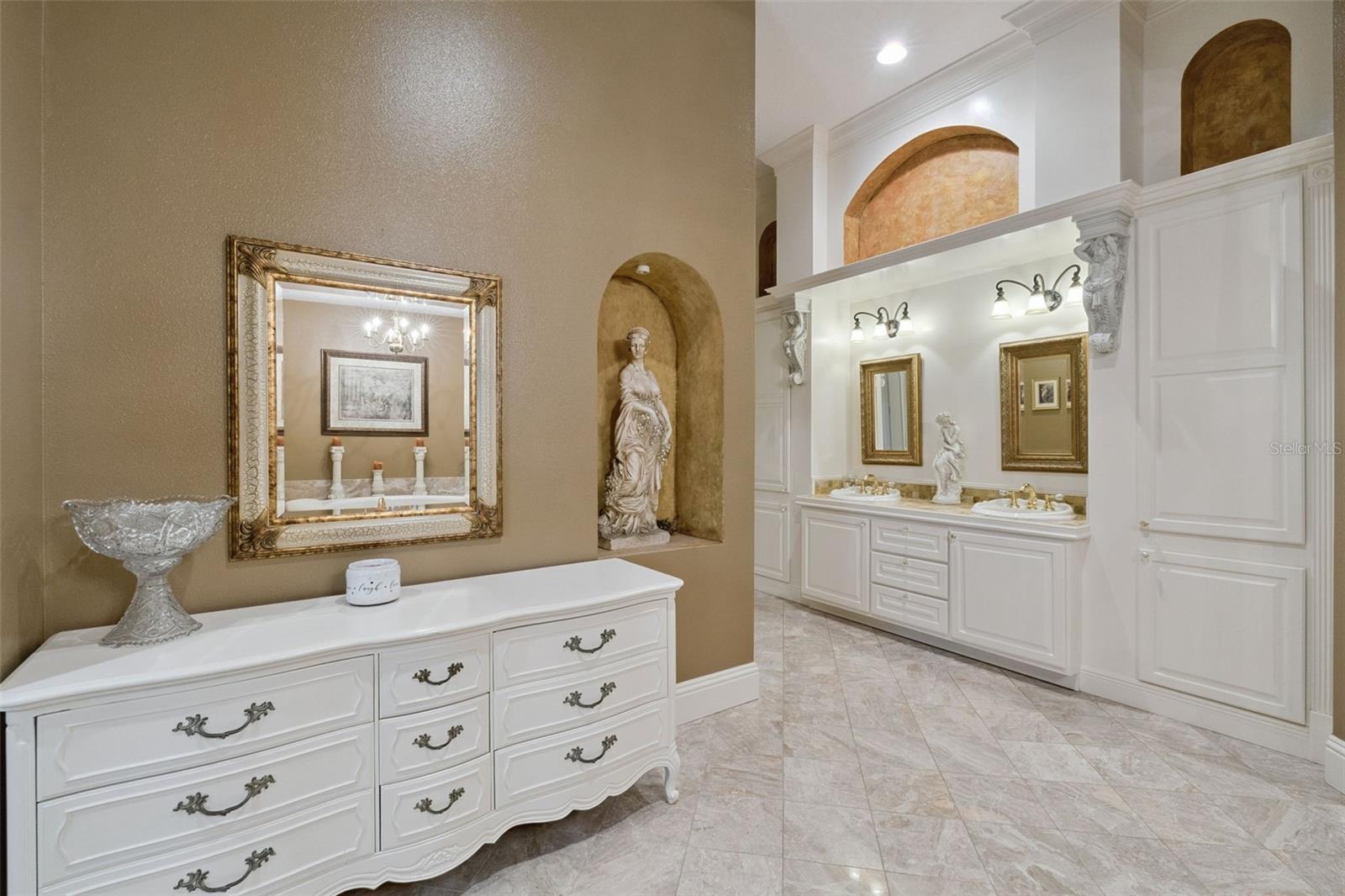 Listing photo id 15 for 1714 Cheryl Lane