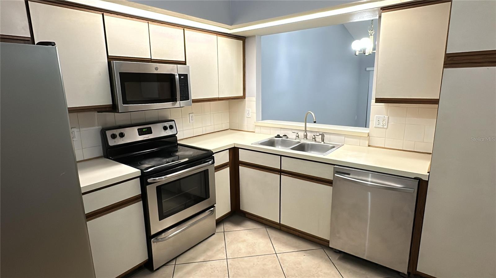 Image 2 of 12 For 1108 Lucaya Circle