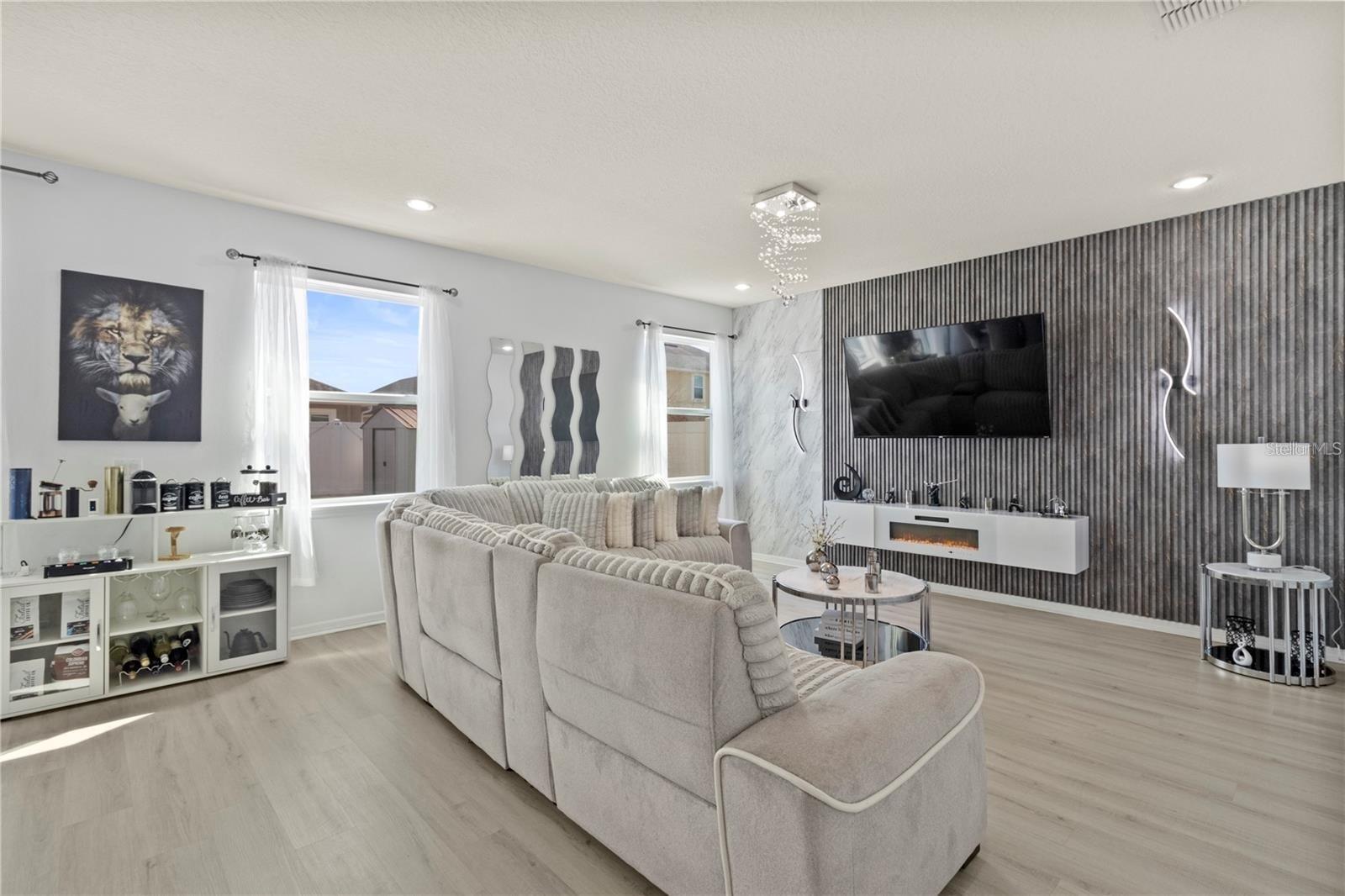 Image 13 of 43 For 2525 Amati Drive