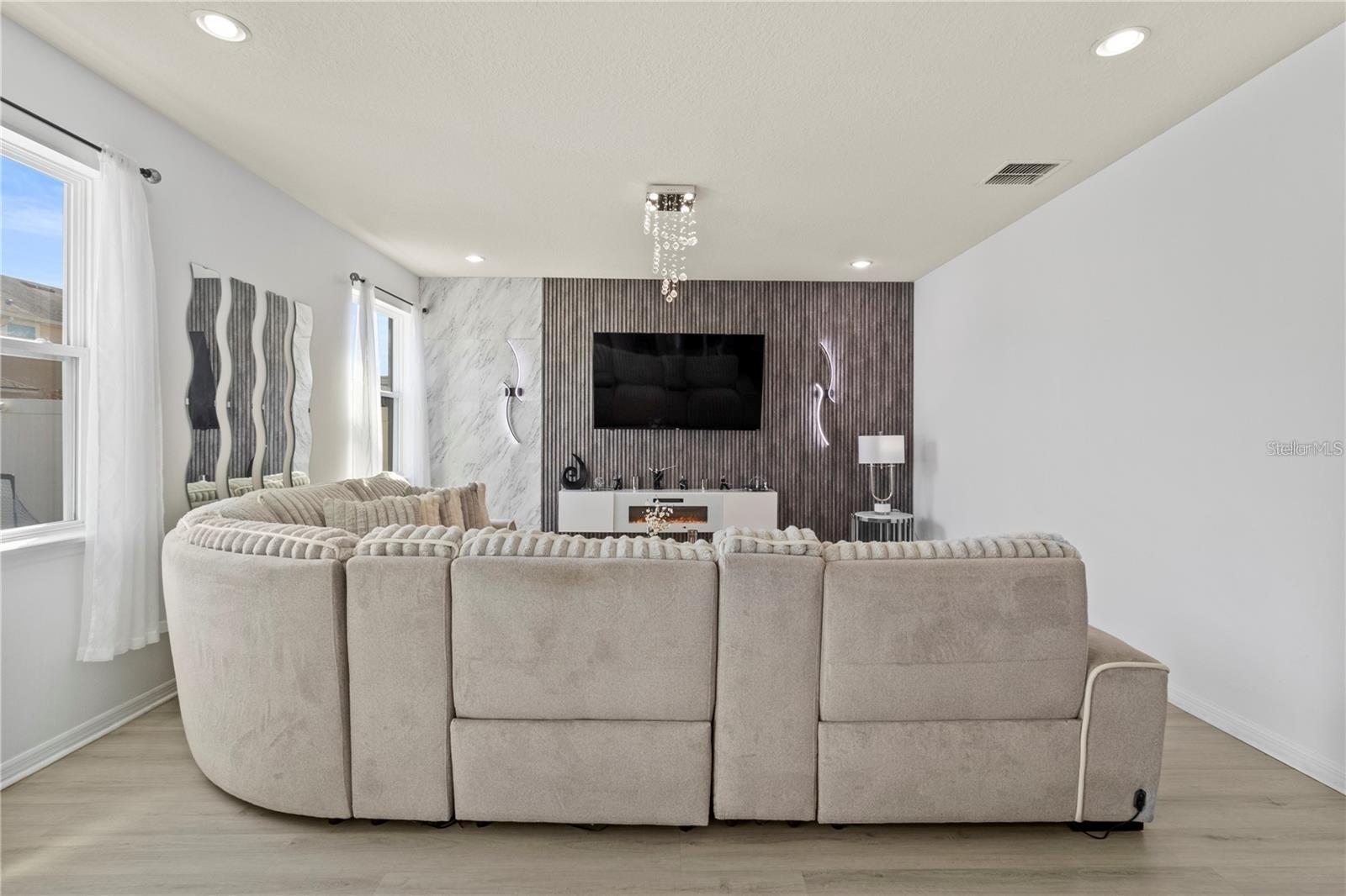 Image 14 of 43 For 2525 Amati Drive