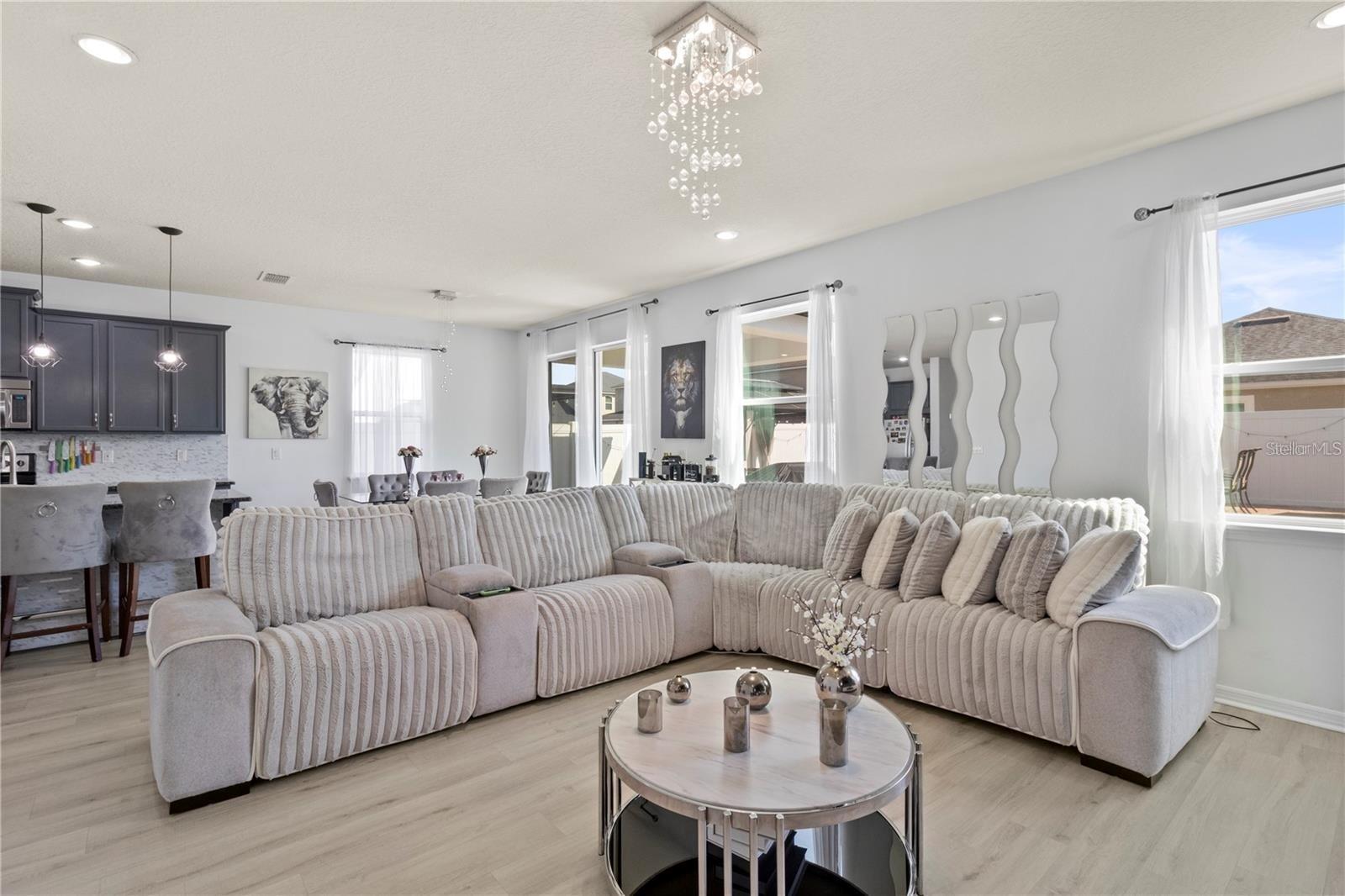 Image 15 of 43 For 2525 Amati Drive