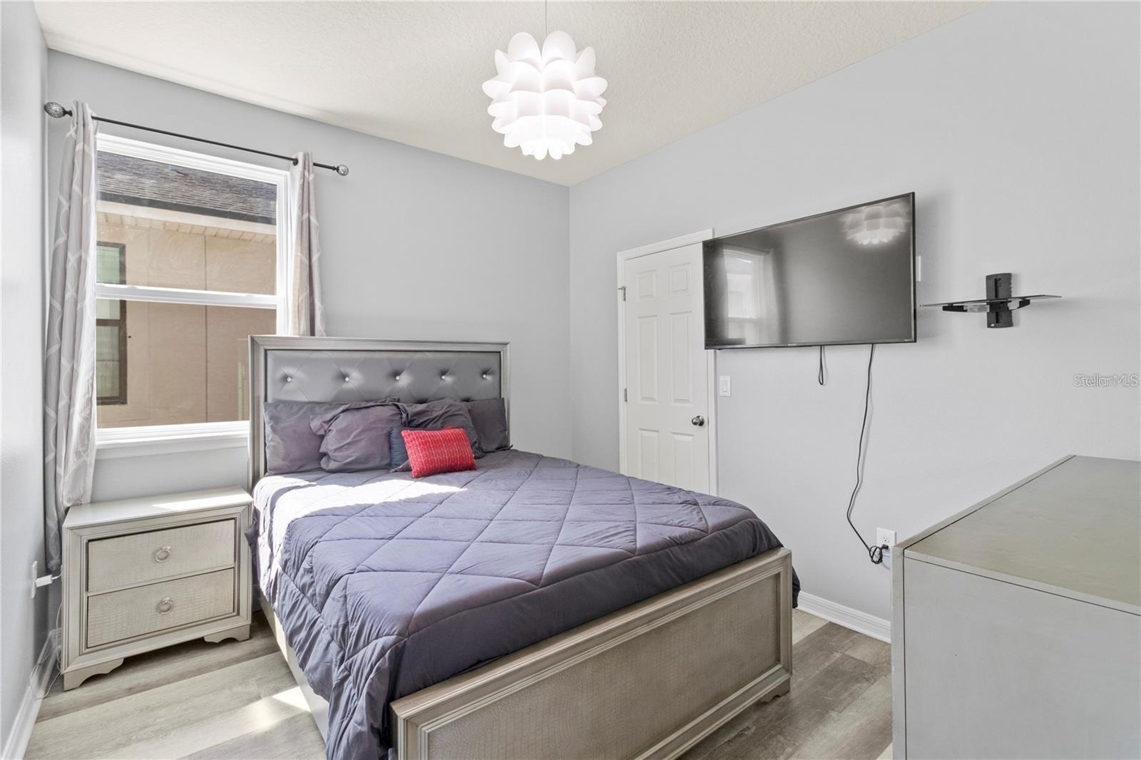 Image 22 of 43 For 2525 Amati Drive