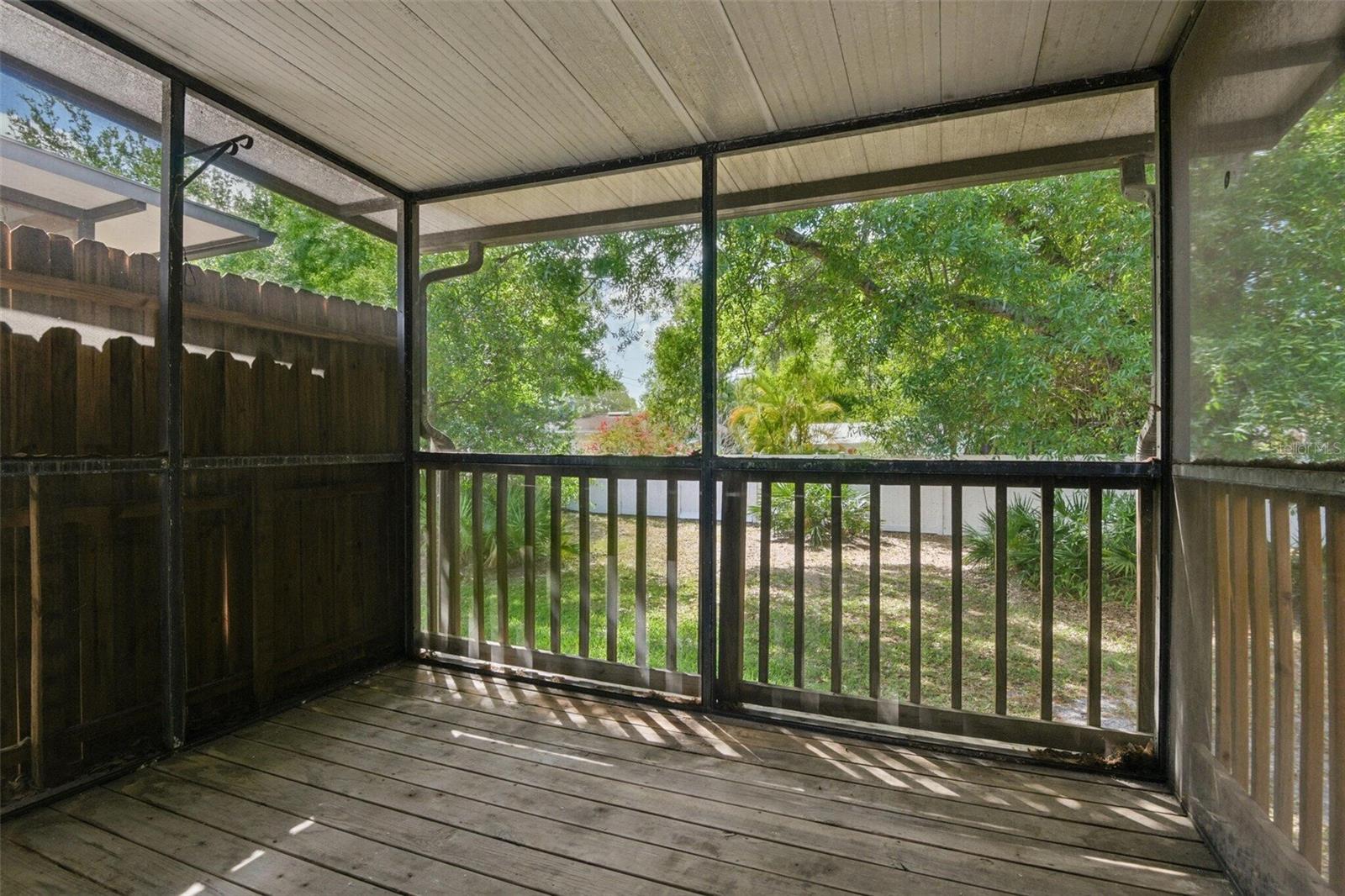 Image 13 of 24 For 6436 92nd Place N 1005