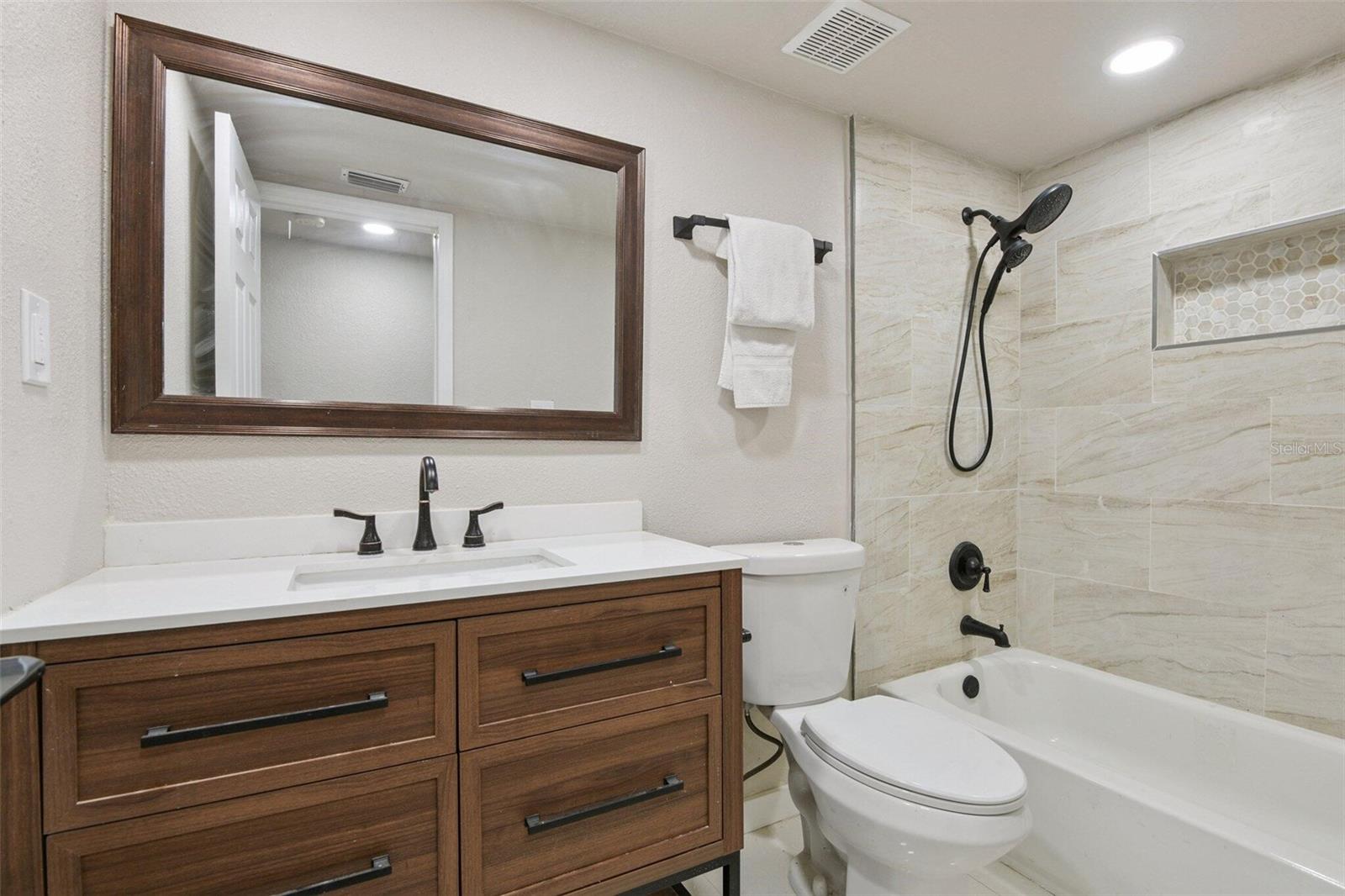 Image 16 of 24 For 6436 92nd Place N 1005