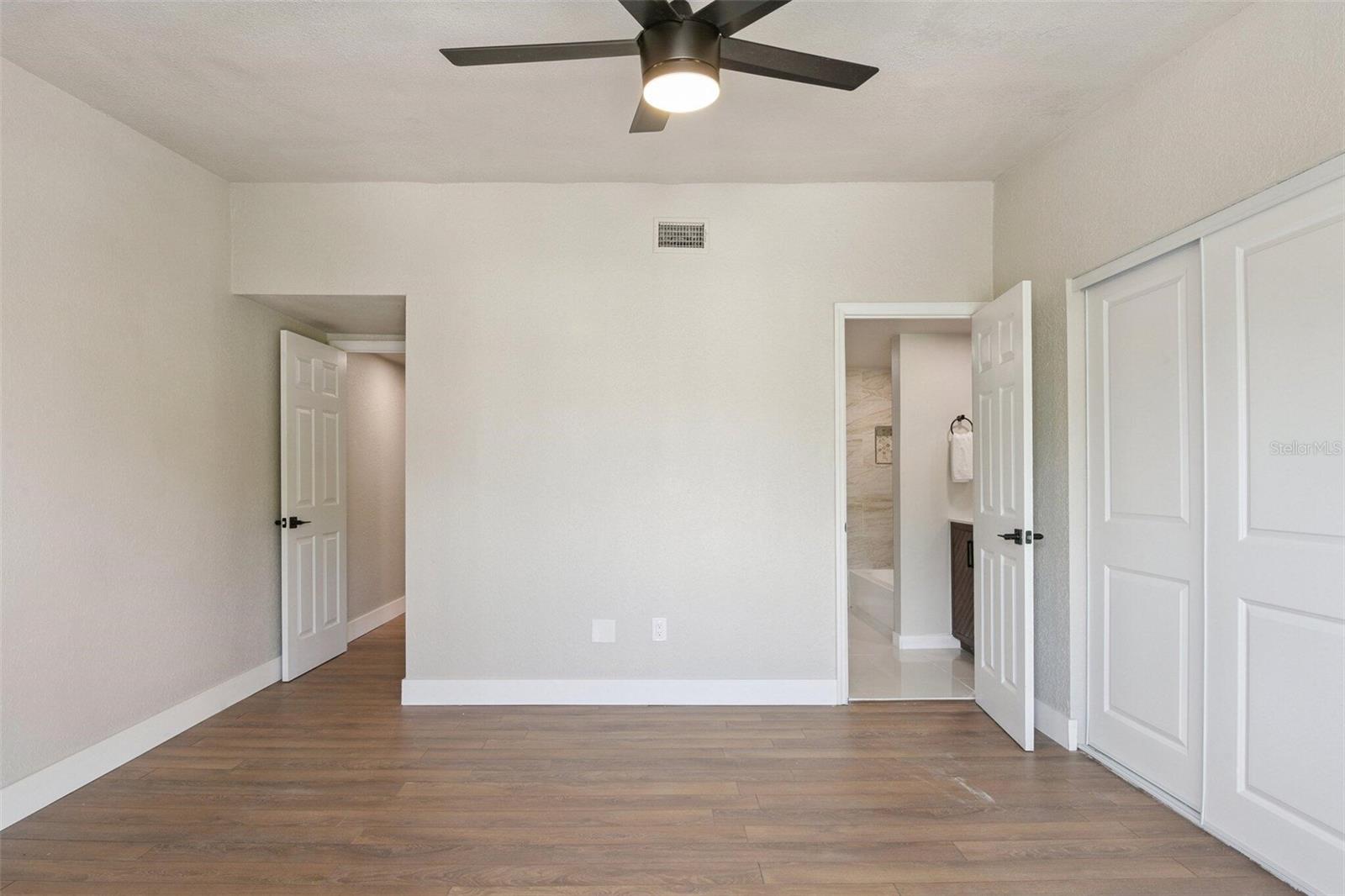 Image 18 of 24 For 6436 92nd Place N 1005