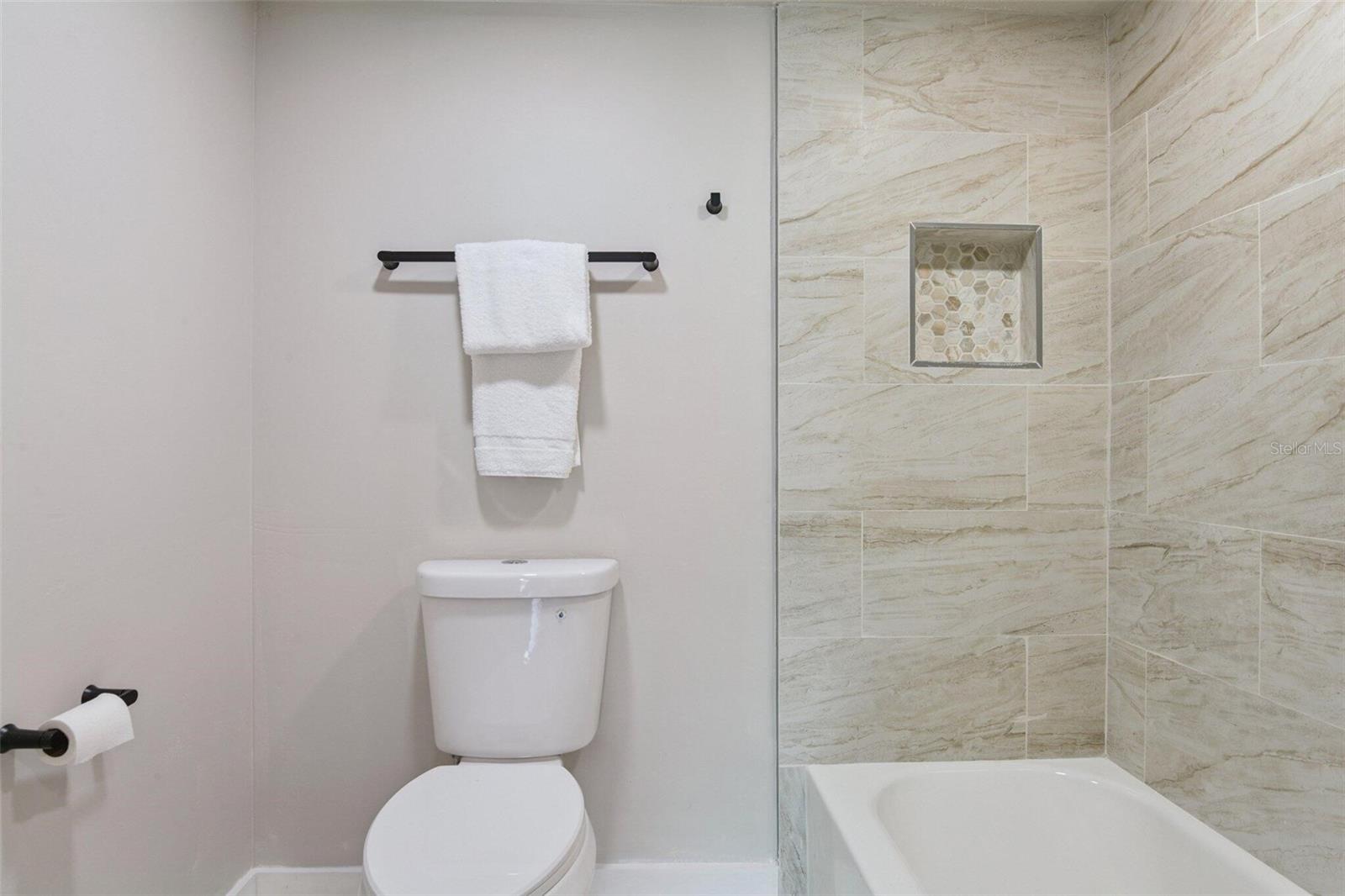 Image 20 of 24 For 6436 92nd Place N 1005