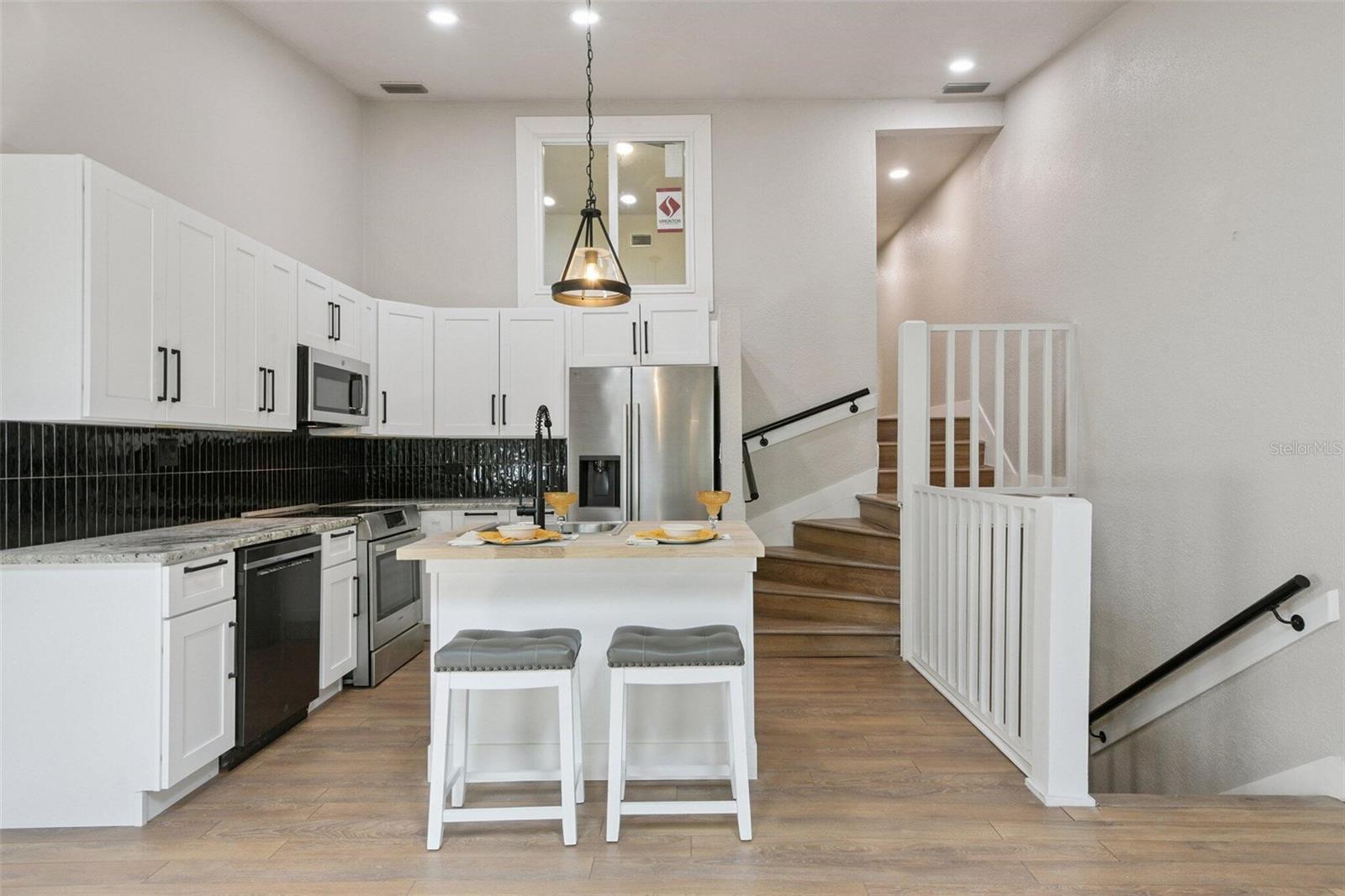 Image 3 of 24 For 6436 92nd Place N 1005