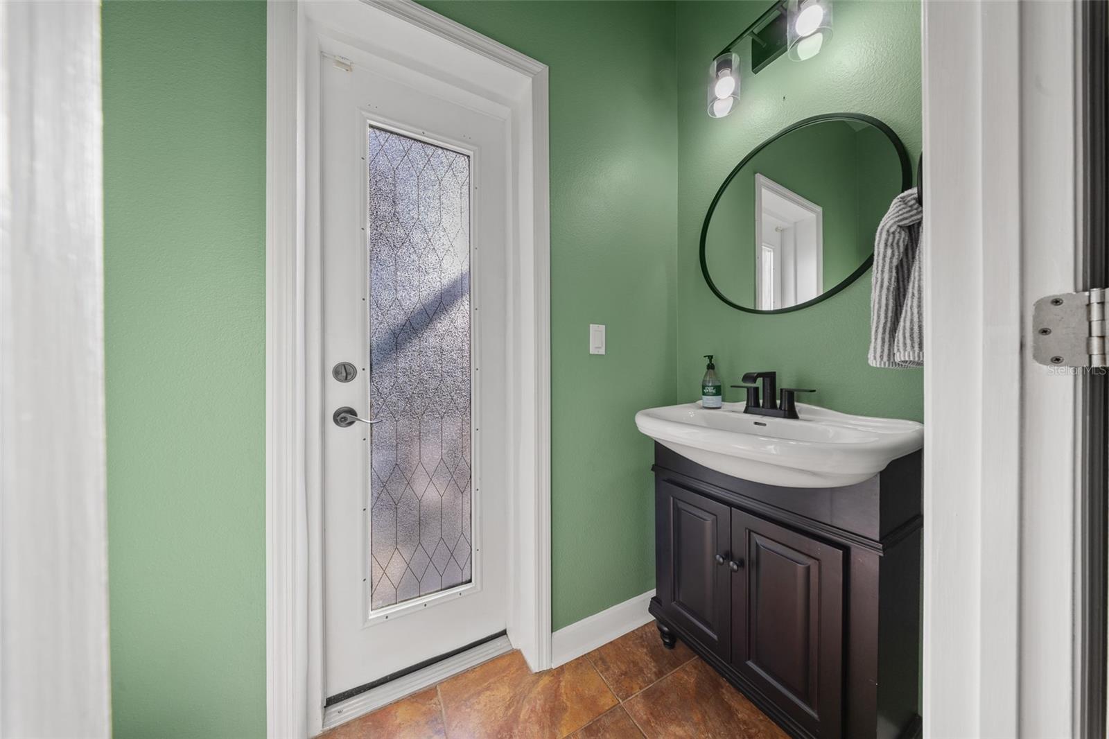 Image 11 of 34 For 440 Lake Lenelle Drive