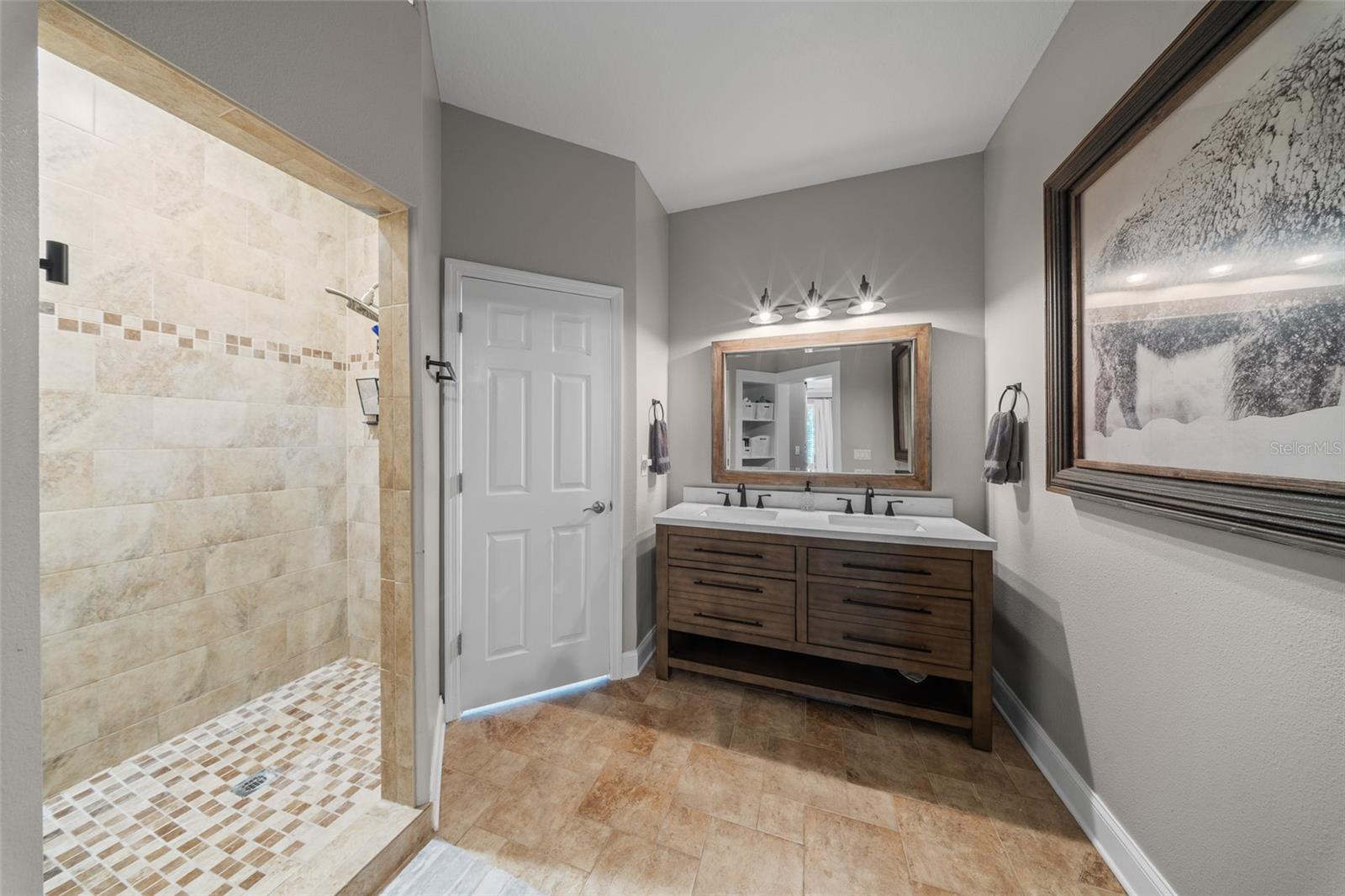 Image 17 of 34 For 440 Lake Lenelle Drive