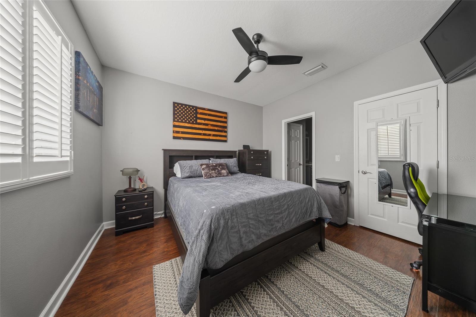 Image 21 of 34 For 440 Lake Lenelle Drive