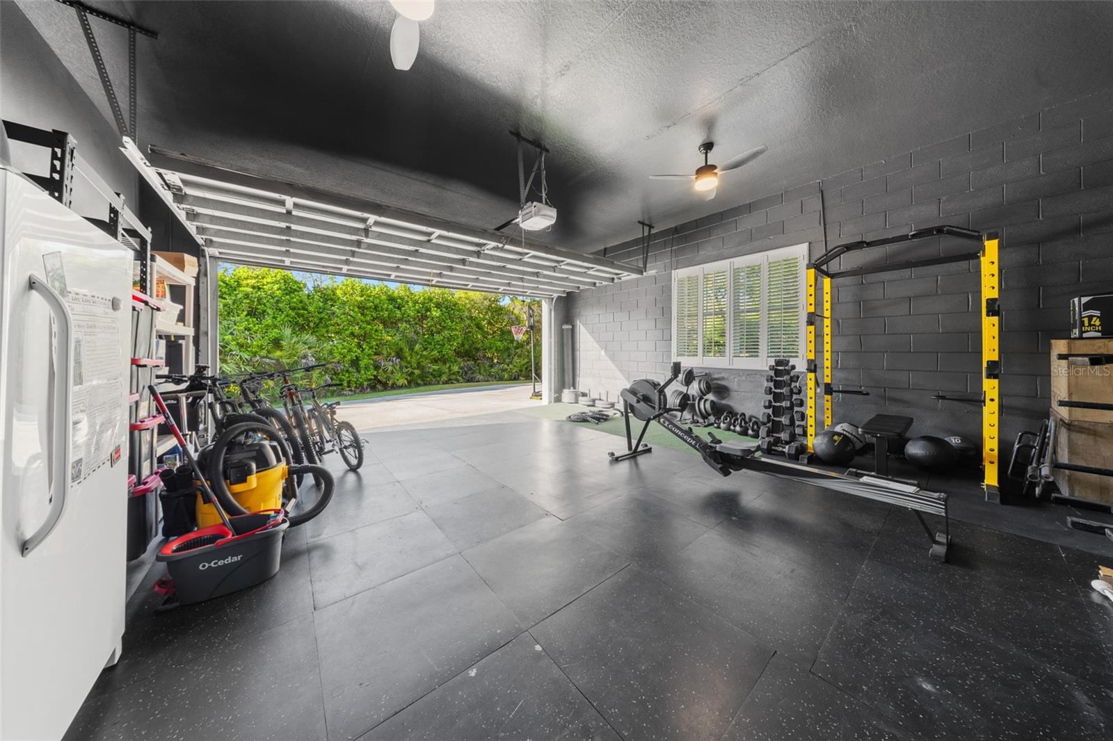 Image 31 of 34 For 440 Lake Lenelle Drive