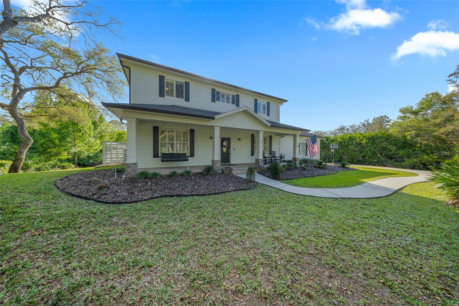 Image 4 of 34 For 440 Lake Lenelle Drive