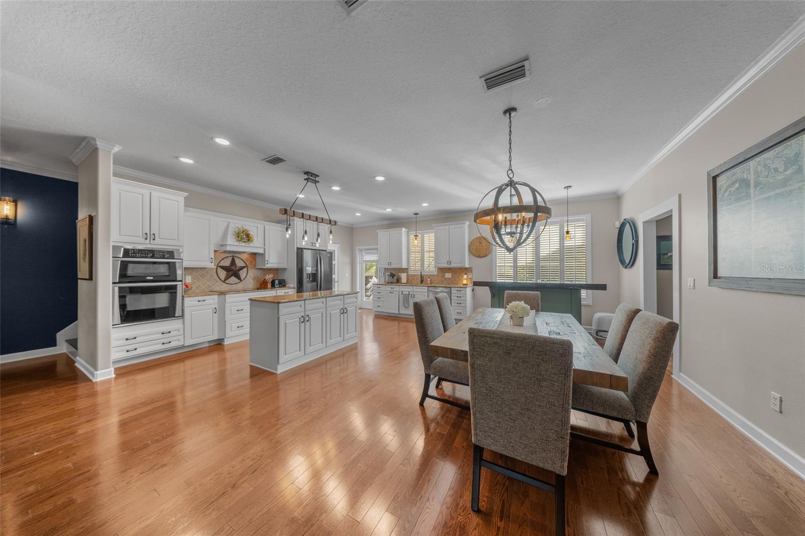 Image 7 of 34 For 440 Lake Lenelle Drive