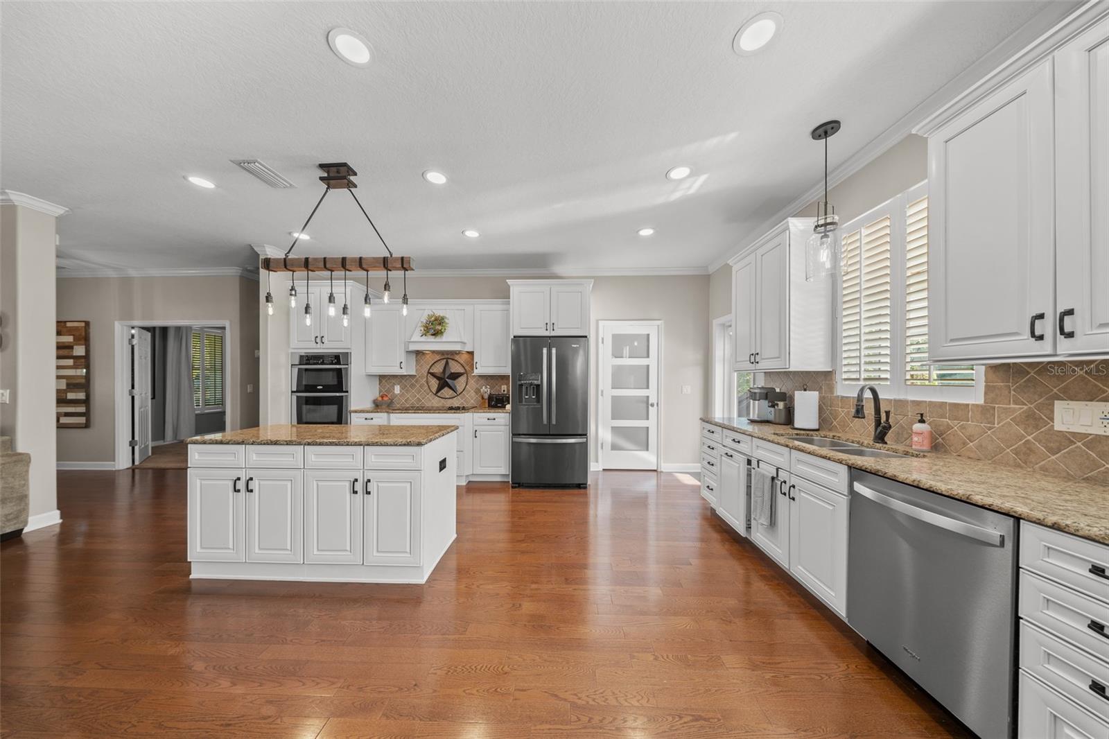 Image 9 of 34 For 440 Lake Lenelle Drive