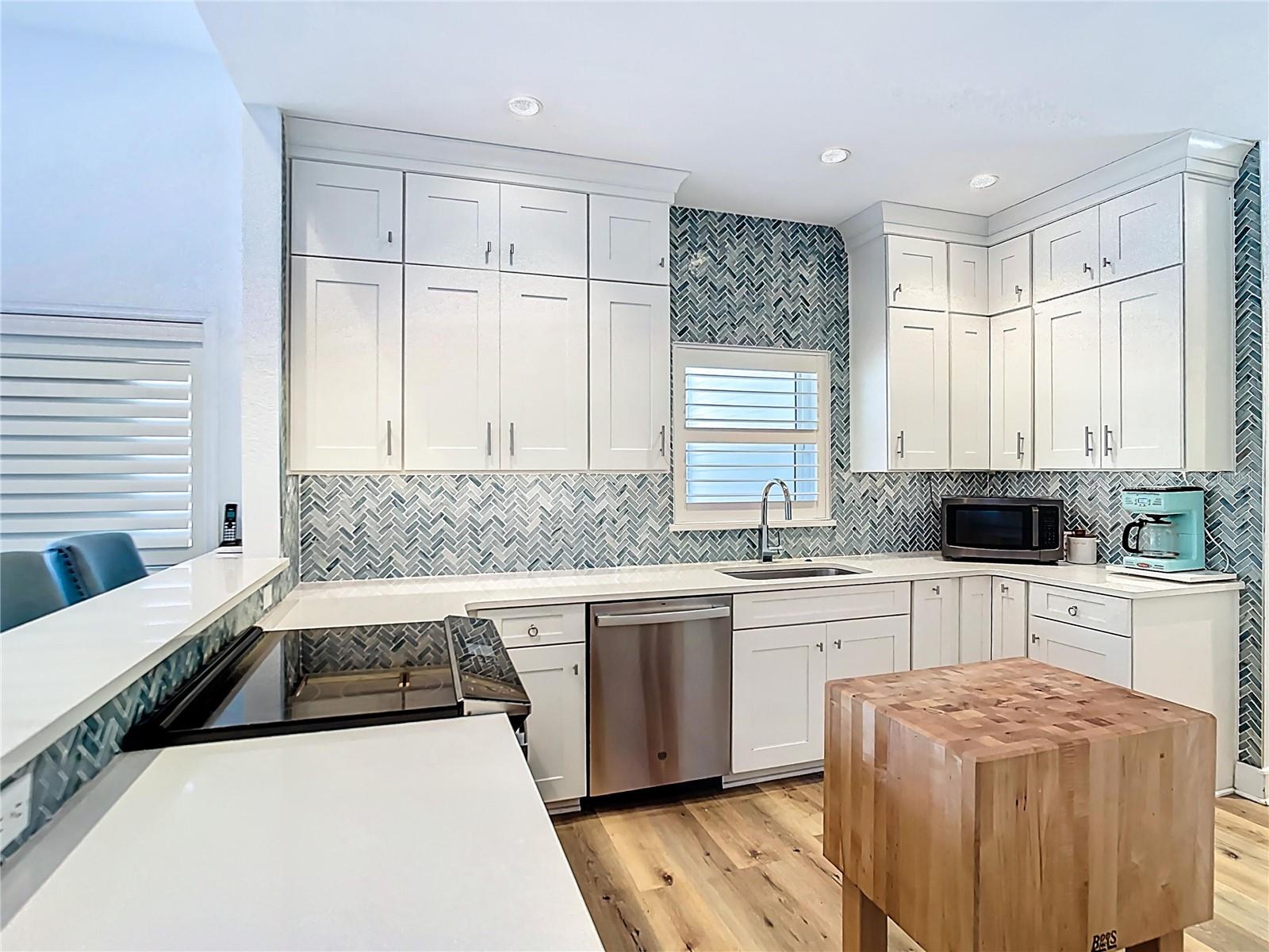 Image 18 of 56 For 8400 Manasota Key Road