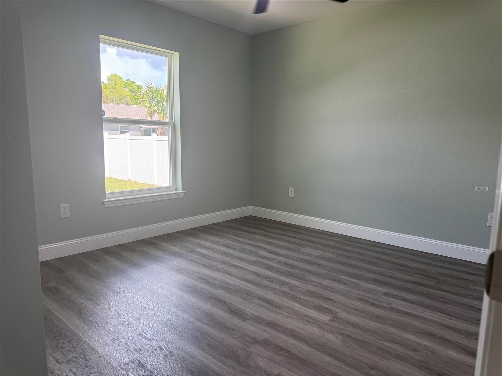 Image 13 of 37 For 13373 111th Lane