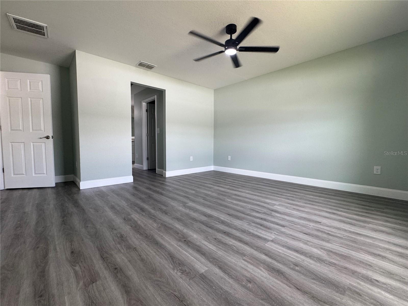 Image 22 of 37 For 13373 111th Lane