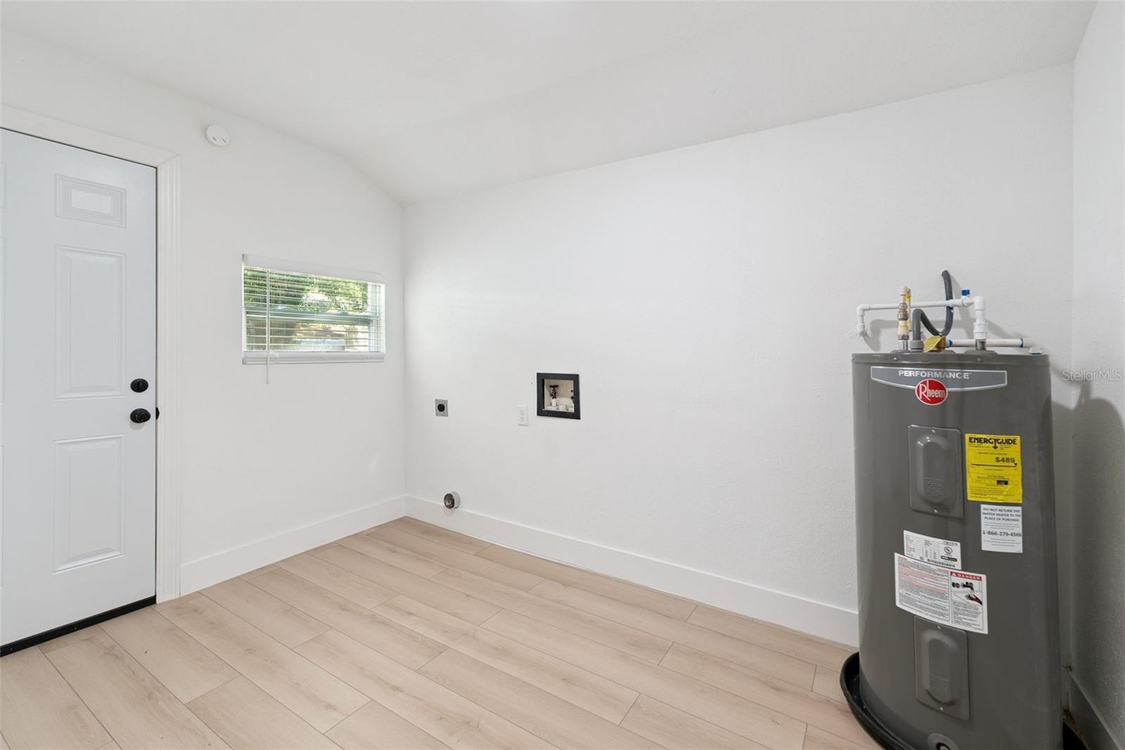 Image 27 of 51 For 232 Noxon Street