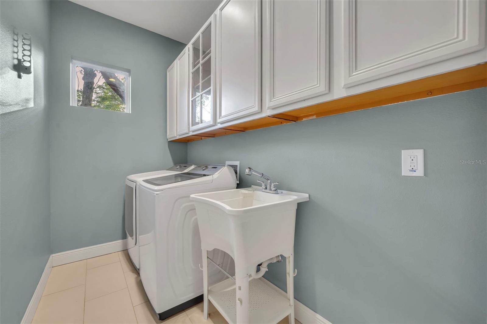 Image 28 of 34 For 613 Bonita Road